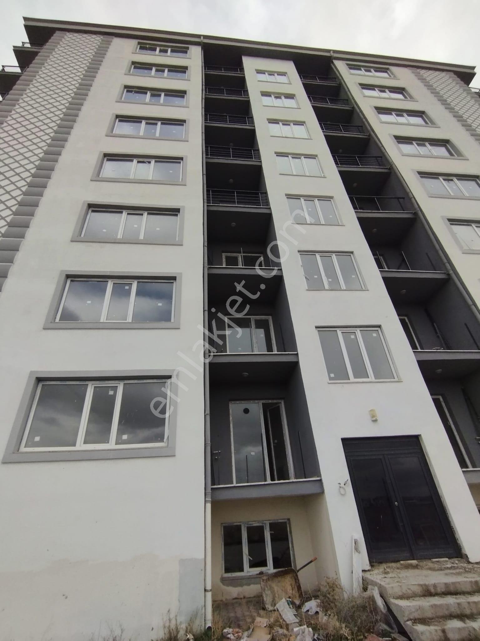 Afyon Susuzda Satılık 3+1 Daire