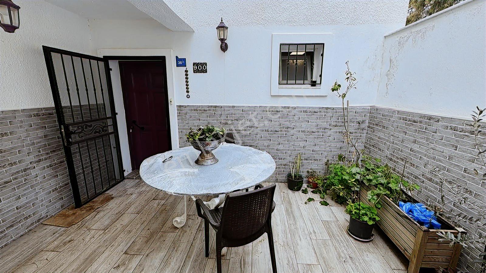 Bodrum Bağla Bankevler`de Ful Tadilat`lı Ferah 2+1 Alt Kat Daire