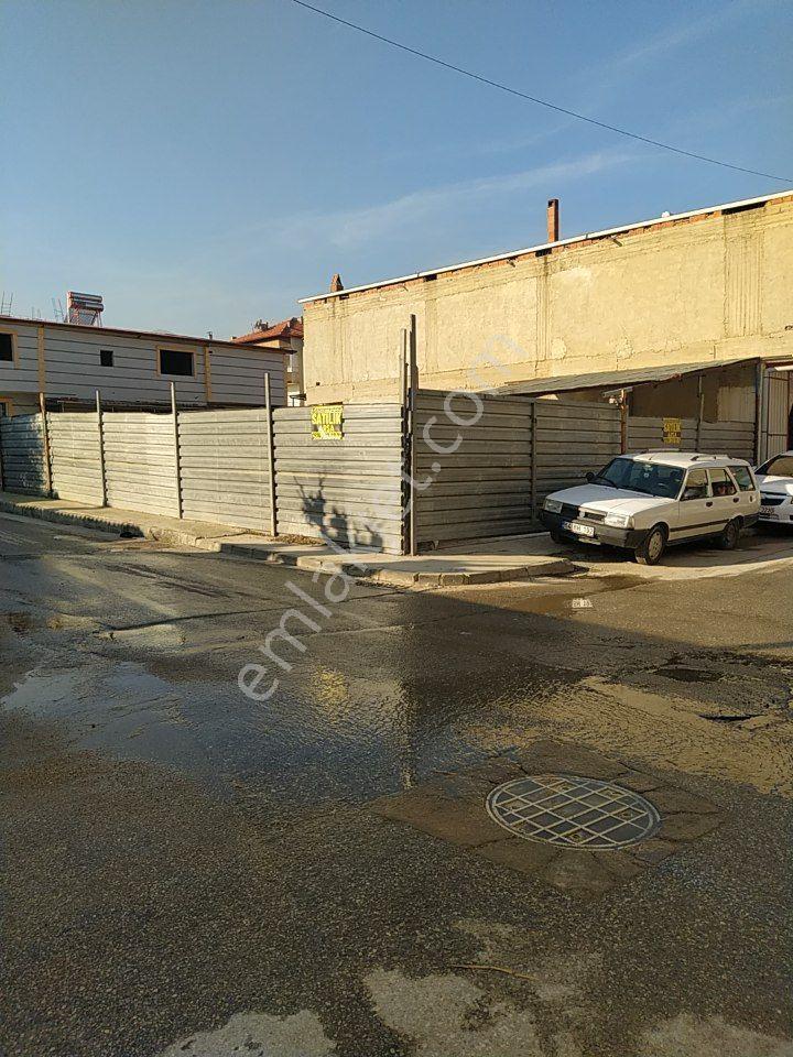 Sanayi Bölgesinde Köşe Başı