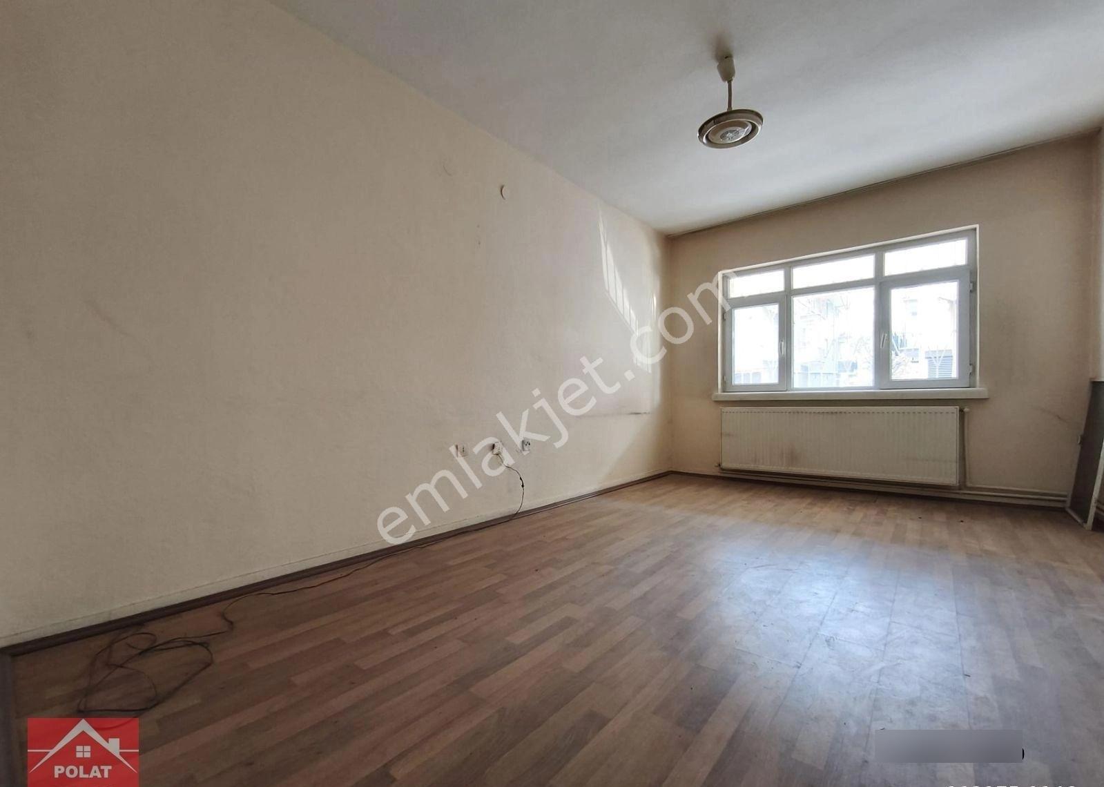 Etimesgut Merkezde 2+1 Ön Cephe Altında Daire Var Yüksek Giriş