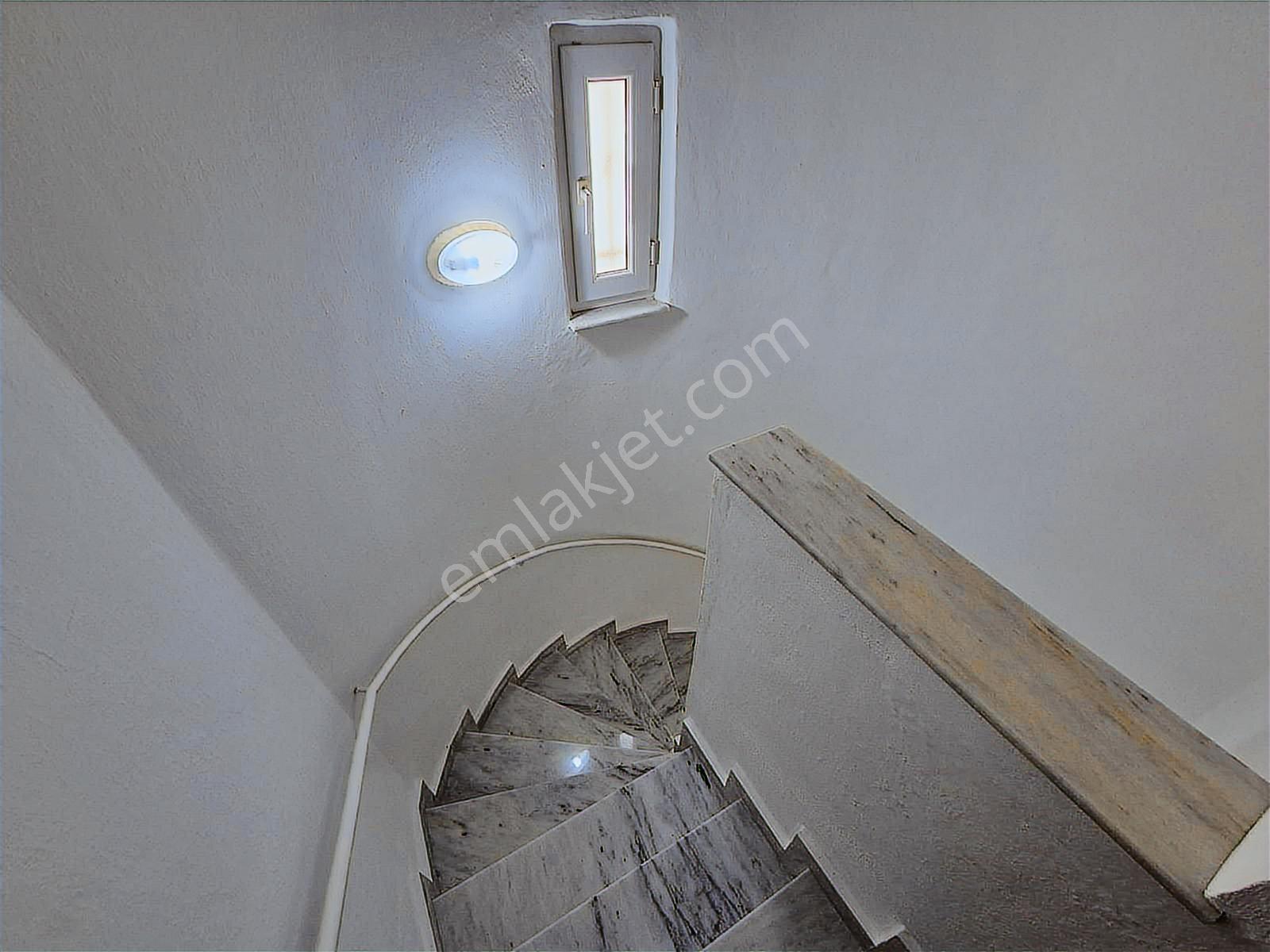Ulaşım Sorunu Olmayan Geniş Bahçeli Bakımlı 3+1villa - Görsel 15