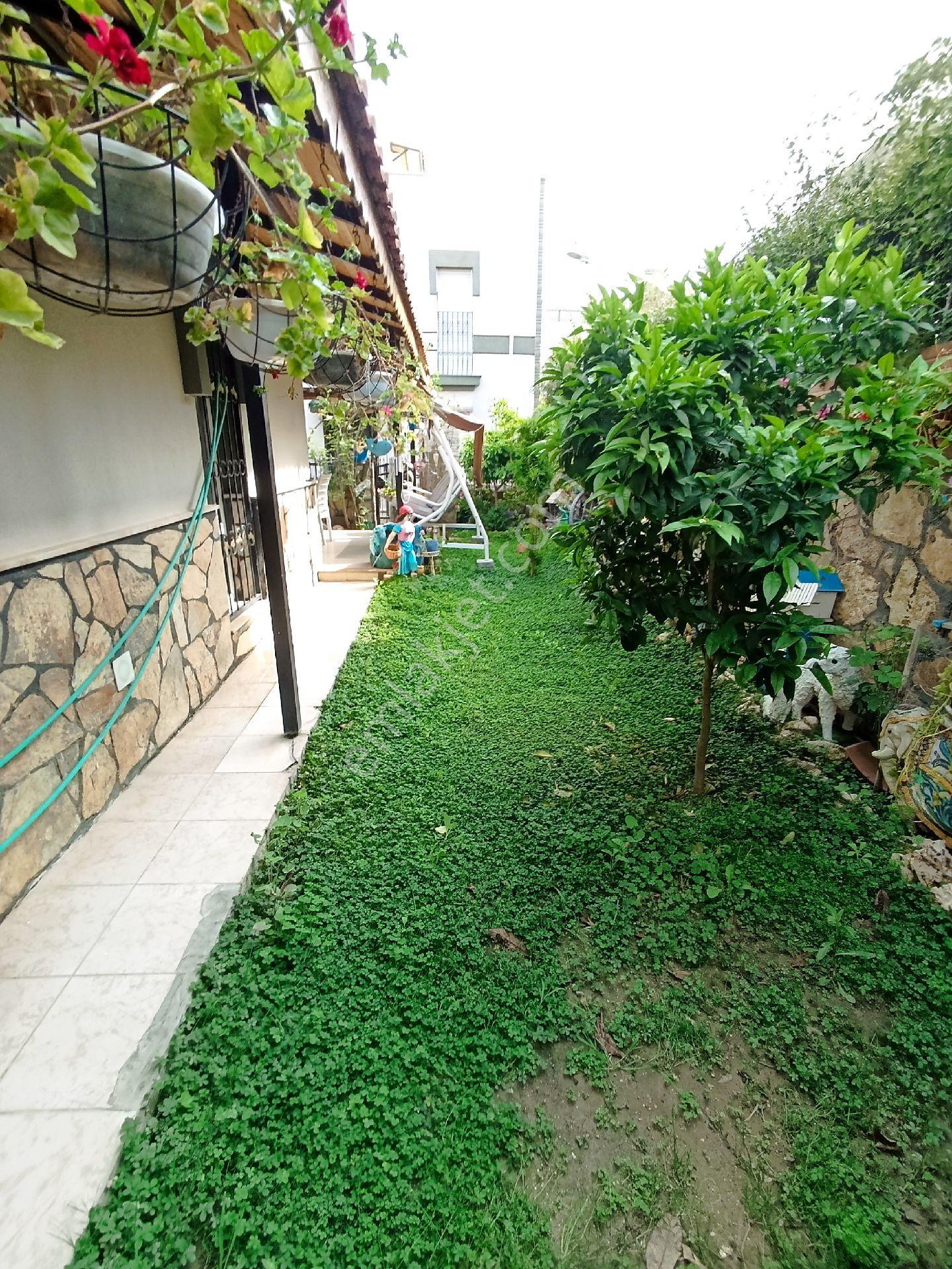 Kuşadası Kadınlar Denizi’nde Havuzlu Sitede Bahçeli Triplex – Kaçırılmayacak Fırsat! - Görsel 8