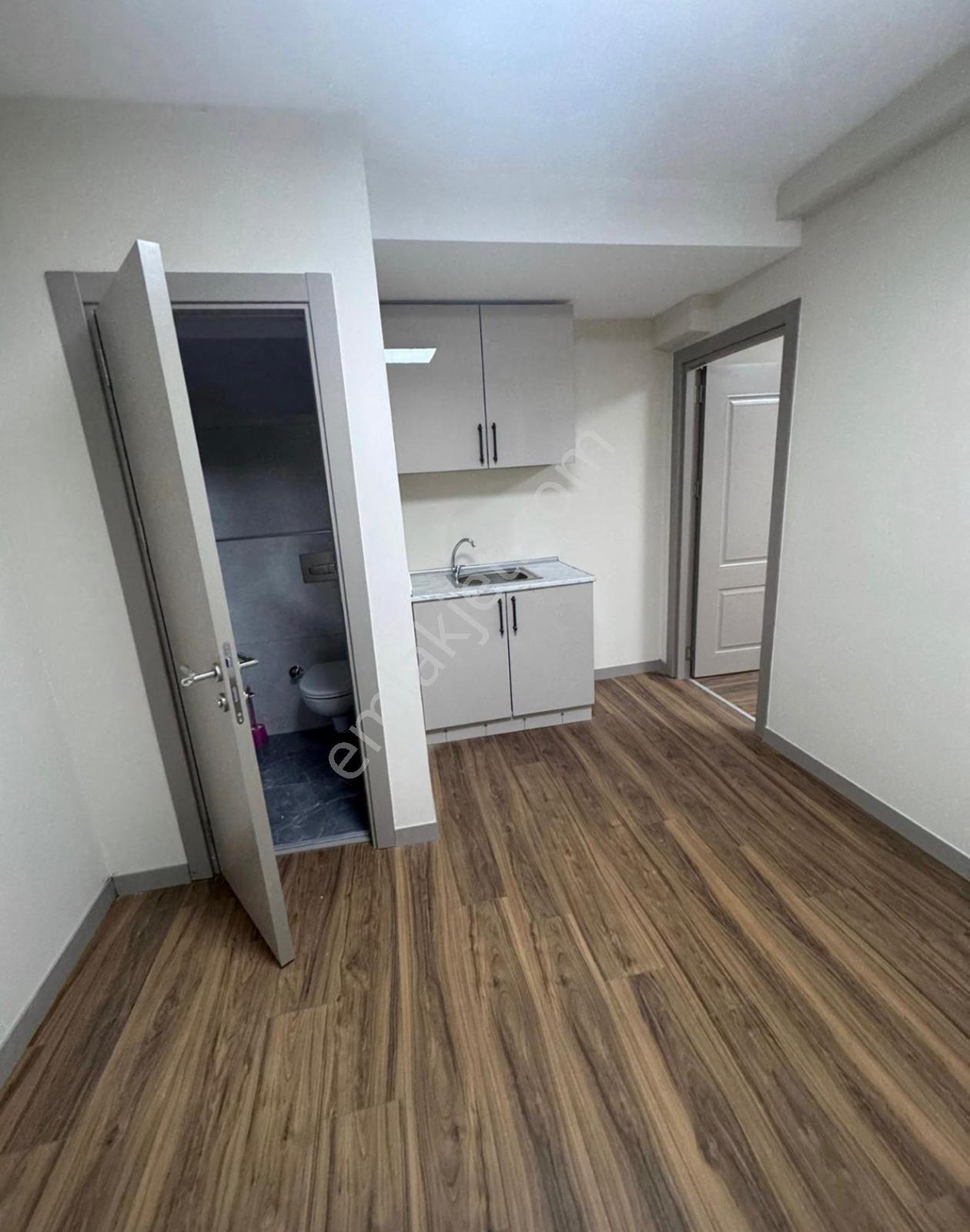 Üsküdar Merkezde Yektaş Plazada Seçenekli Kiralık Ofisler - Görsel 2