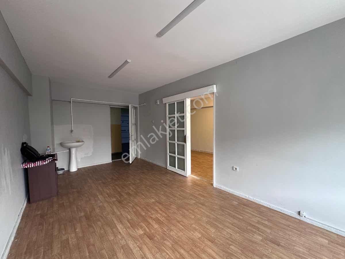 Karşıyaka Çarşıda Vitrin Cepheli İşleme Hazır Prestijli Ofis! - Görsel 19