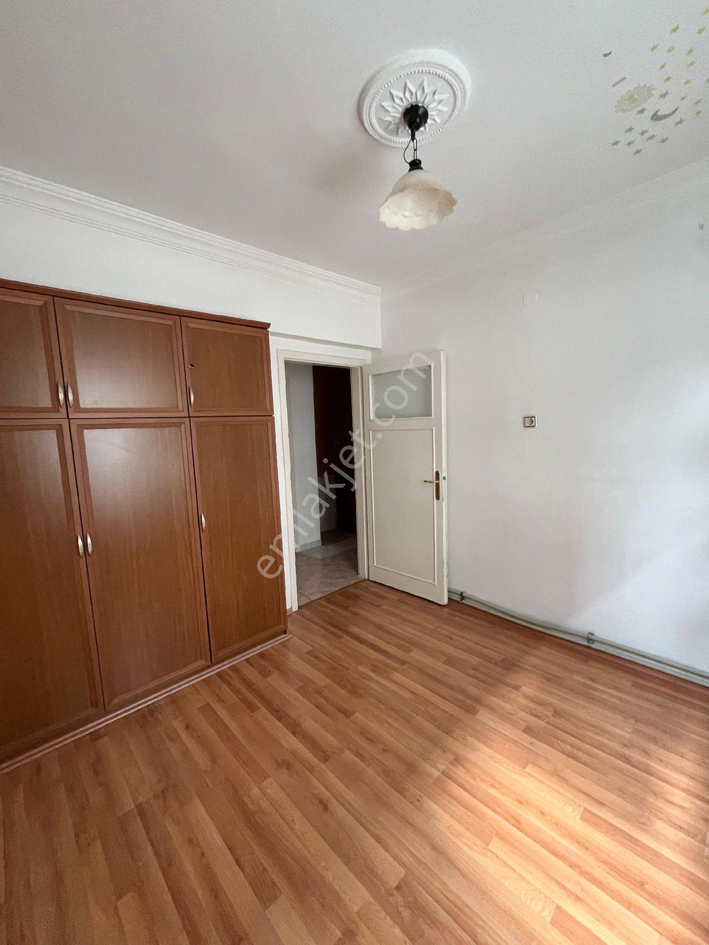 Sincan Merkeze Yakın Kiralık Daire 2+1 Ara Katta - Görsel 23