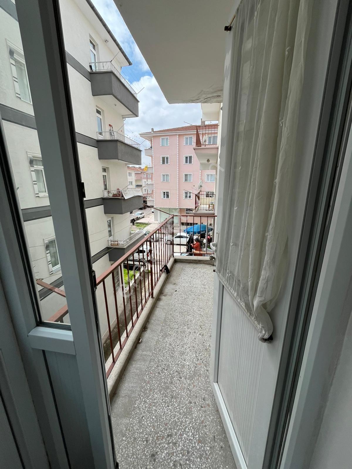 Sincan Merkeze Yakın Kiralık Daire 2+1 Ara Katta - Görsel 14