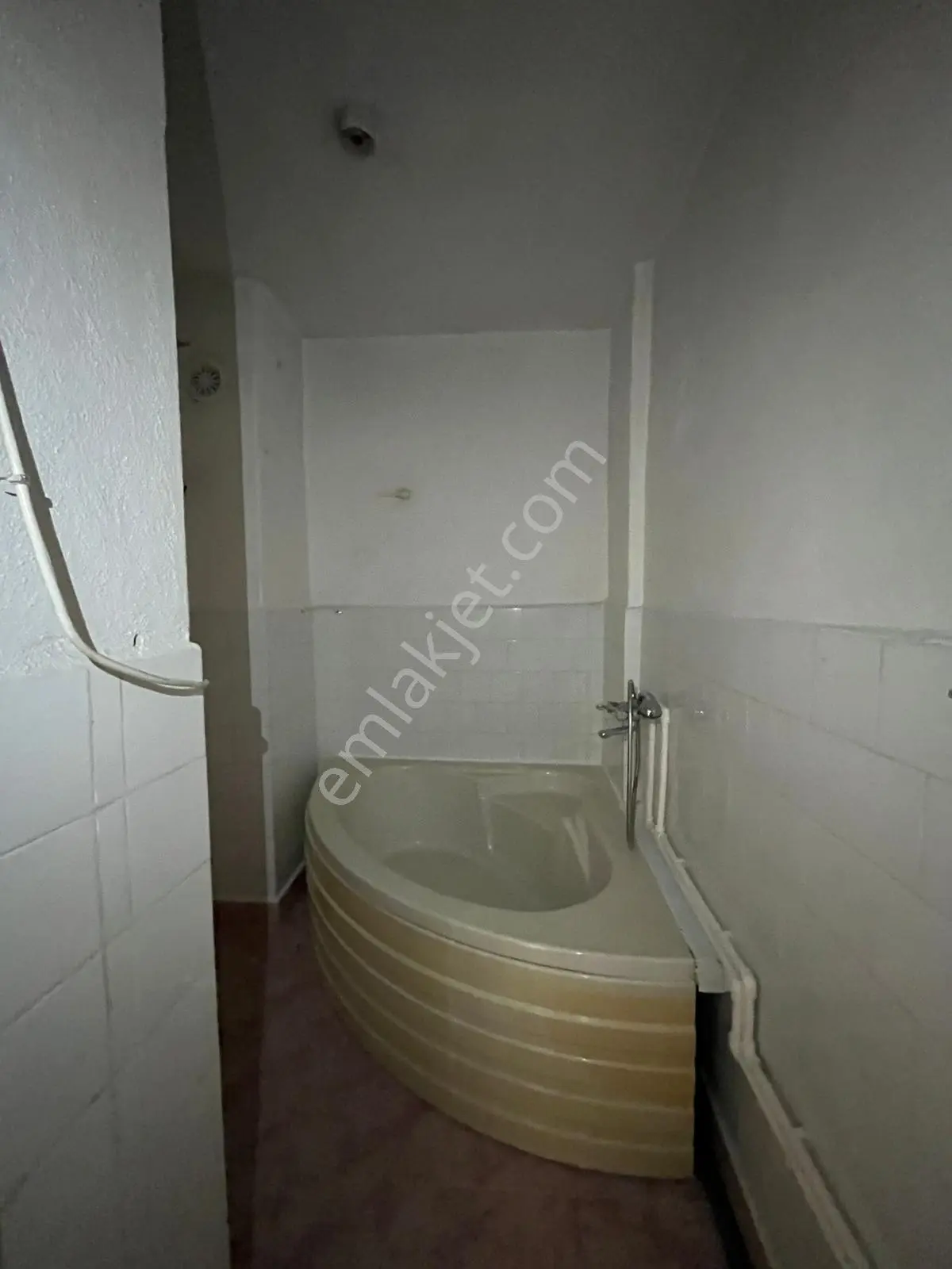 Sincan Merkeze Yakın Kiralık Daire 2+1 Ara Katta - Görsel 5