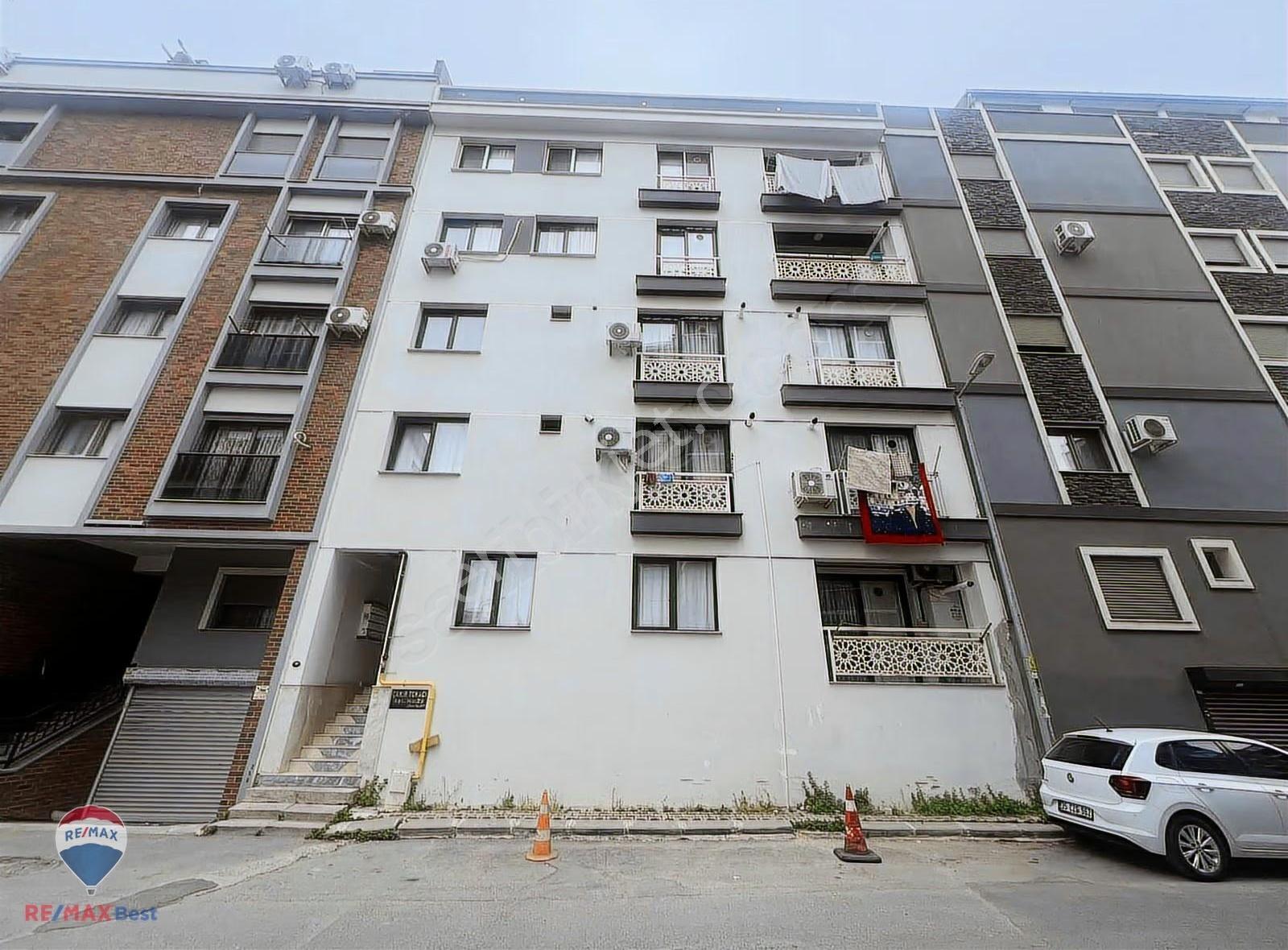 34 Karşıyaka Şemikler De Satılık 1+1 Daire