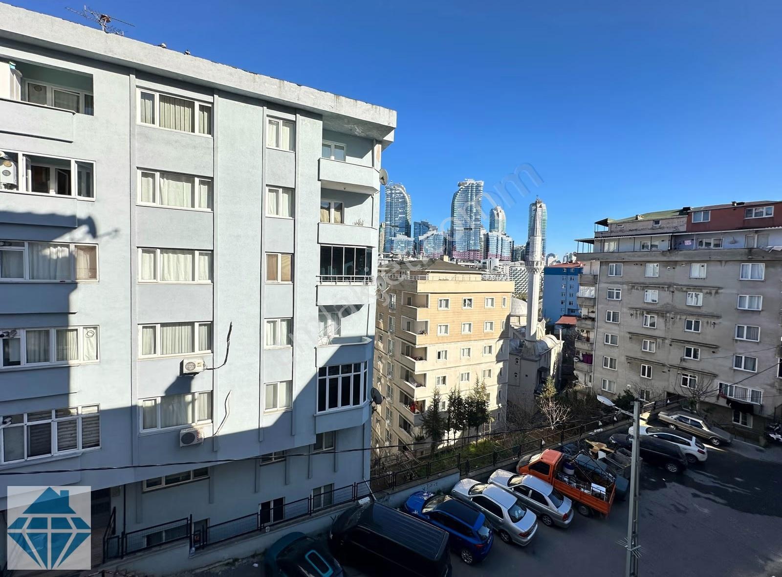 Ayazağa'da Ulaşıma Yakın 2. Kat Balkonlu 110m² Fırsat 2+1 - Görsel 32
