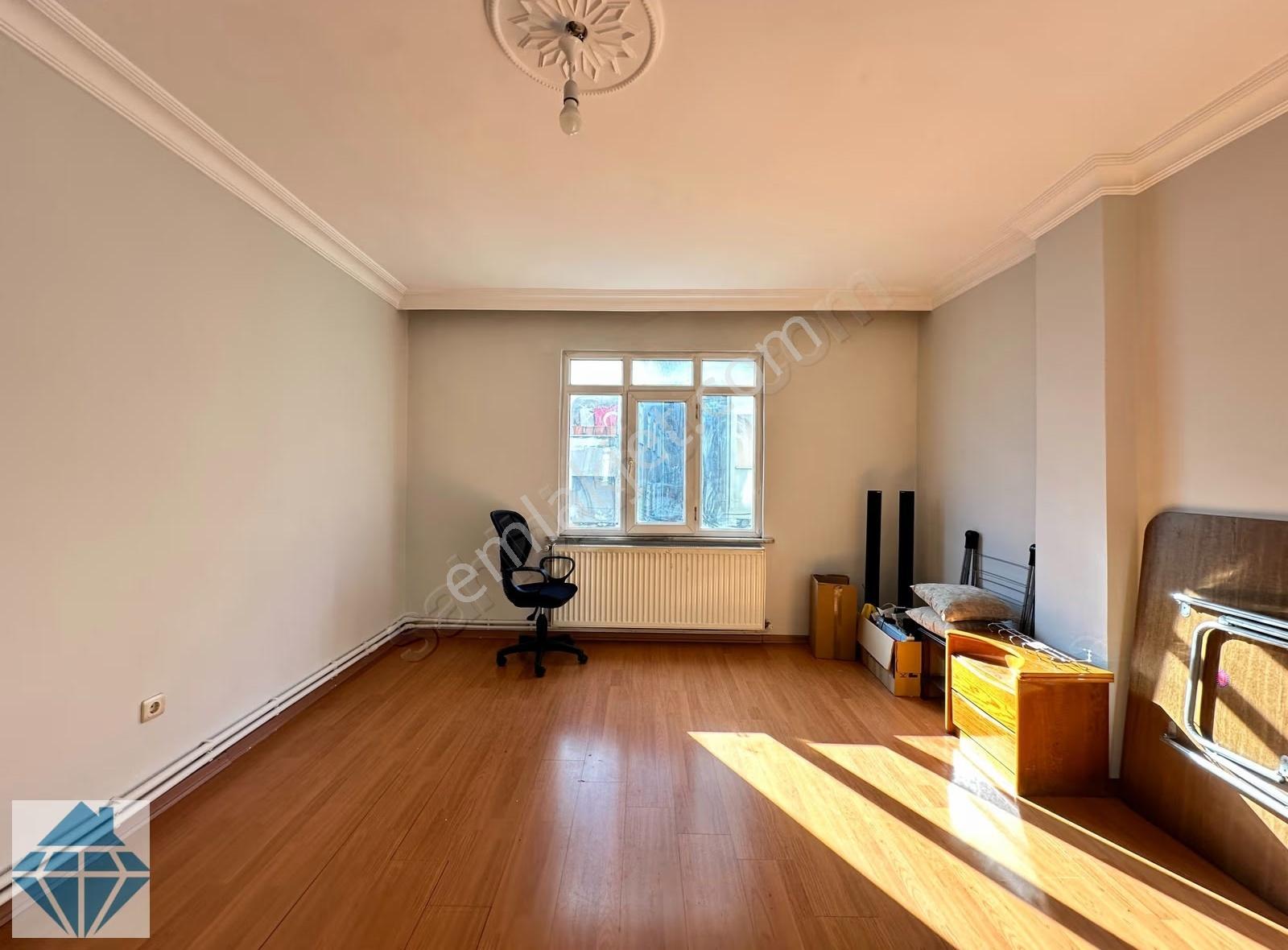 Ayazağa'da Ulaşıma Yakın 2. Kat Balkonlu 110m² Fırsat 2+1 - Görsel 19