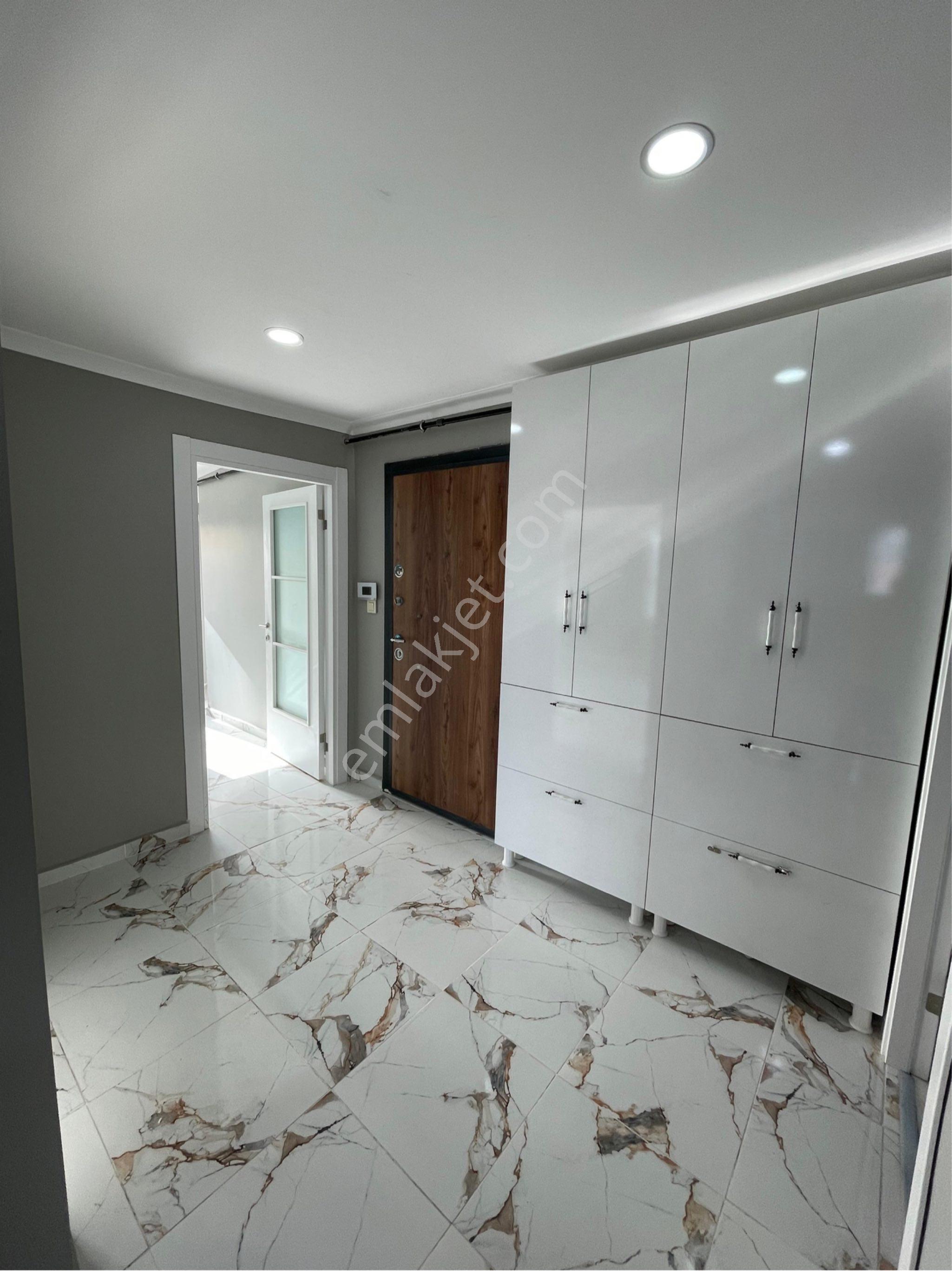 Samandıra Merkezde 170 M2 Satılık 2 Daire Tek Fiyat Çatı Dublels Daire - Görsel 4