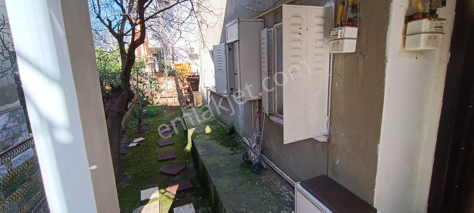 Bornova Atatürk Mah. 243 M2 Arsa İçinde 2 Katlı Bina - Görsel 7