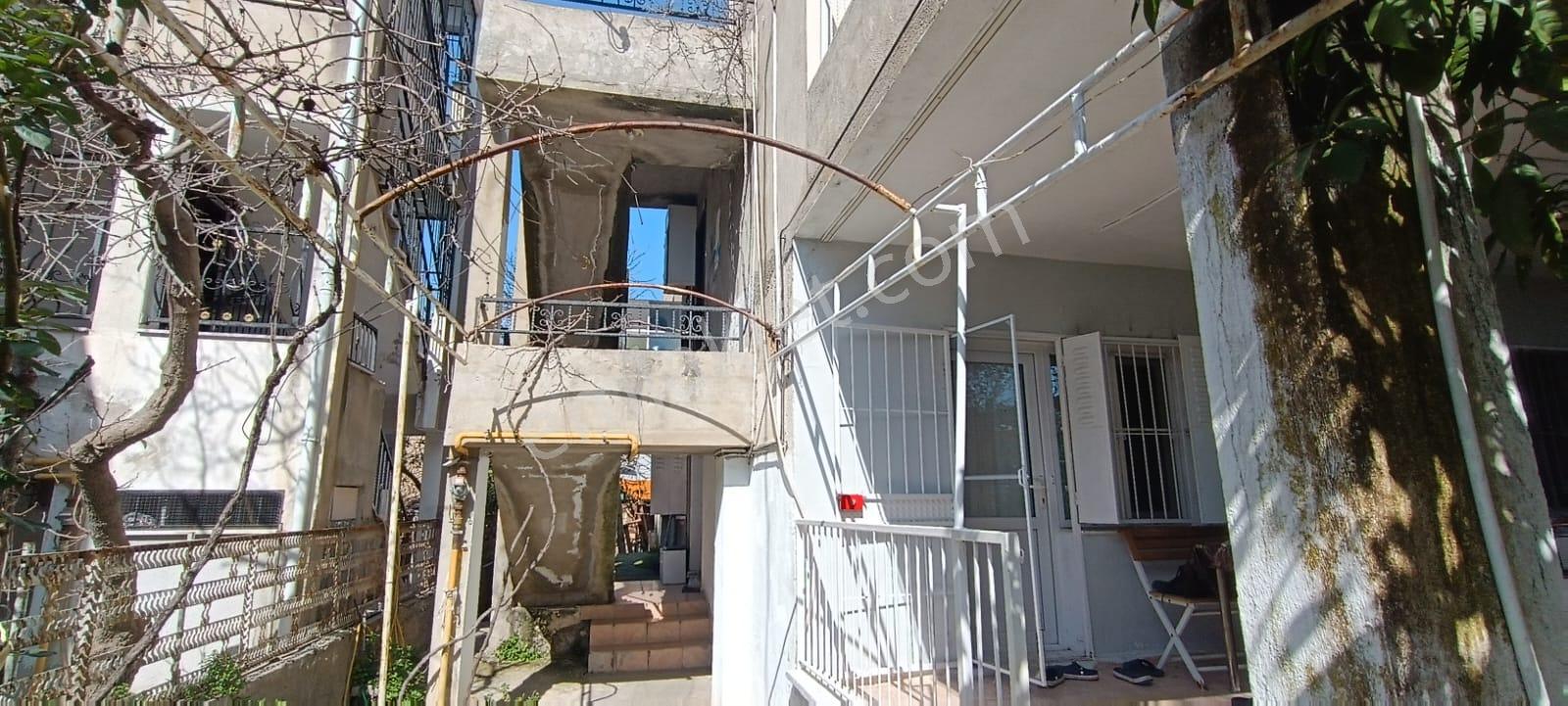 Bornova Atatürk Mah. 243 M2 Arsa İçinde 2 Katlı Bina - Görsel 8