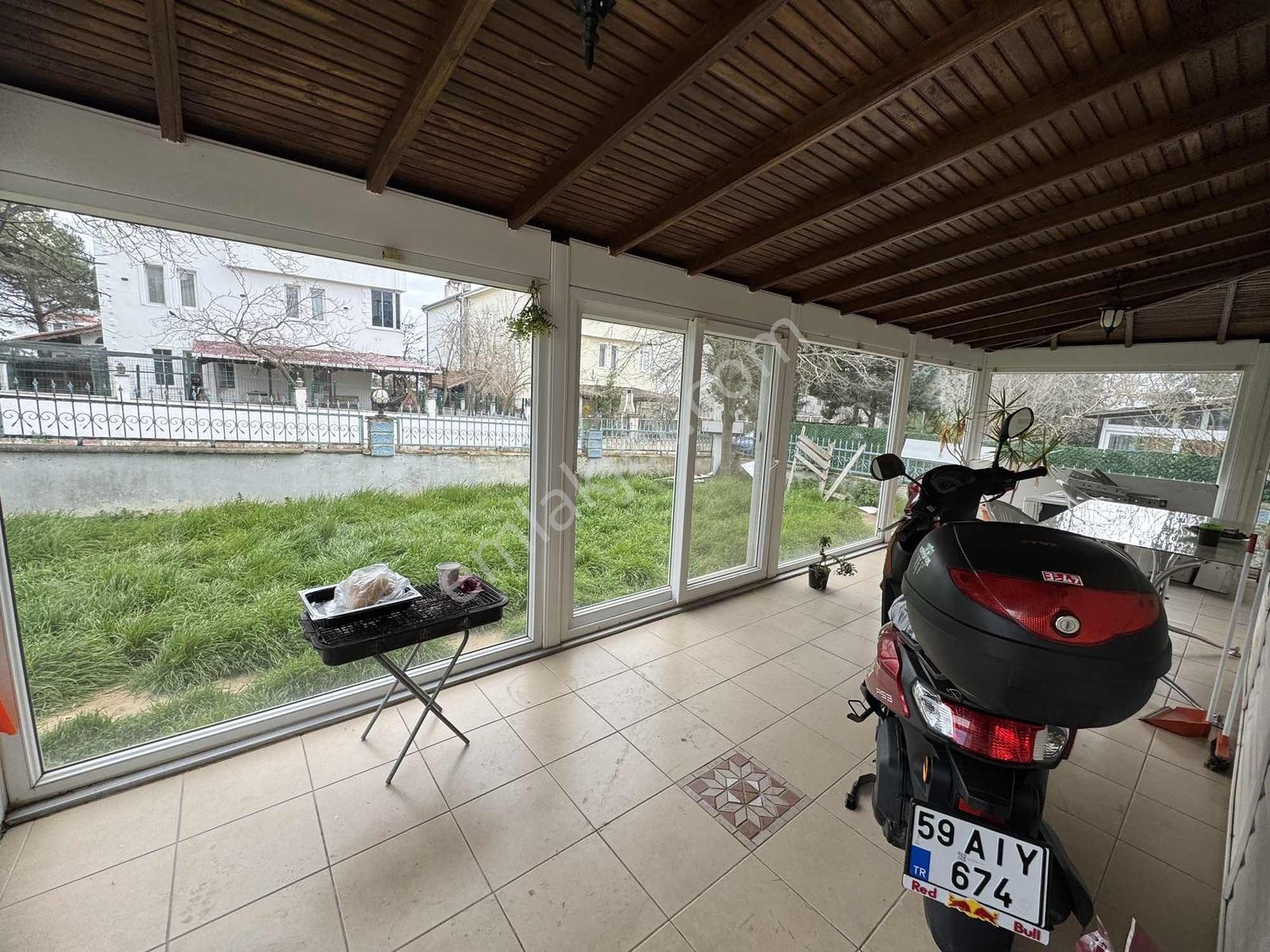 Tuğra'dan Önerler'de Site İçinde Satılık Bahçeli Ön Cephe Villa - Görsel 19