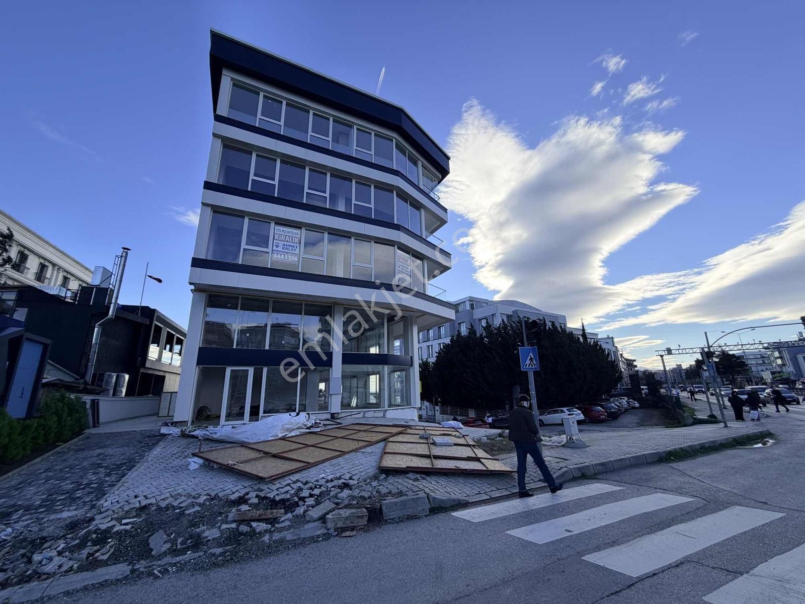 Deka Gayrimenkul Körfez Marinaya Cephe 175m2 Modern Ofisler - Görsel 12
