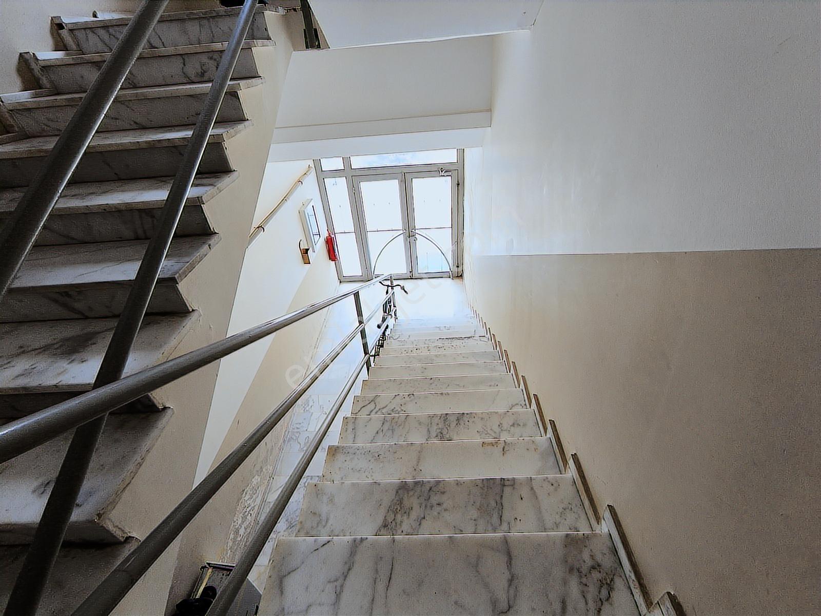 İlimtepe Karahanlı'dan Barışkent Sitesi 2+1 Daire - Görsel 12
