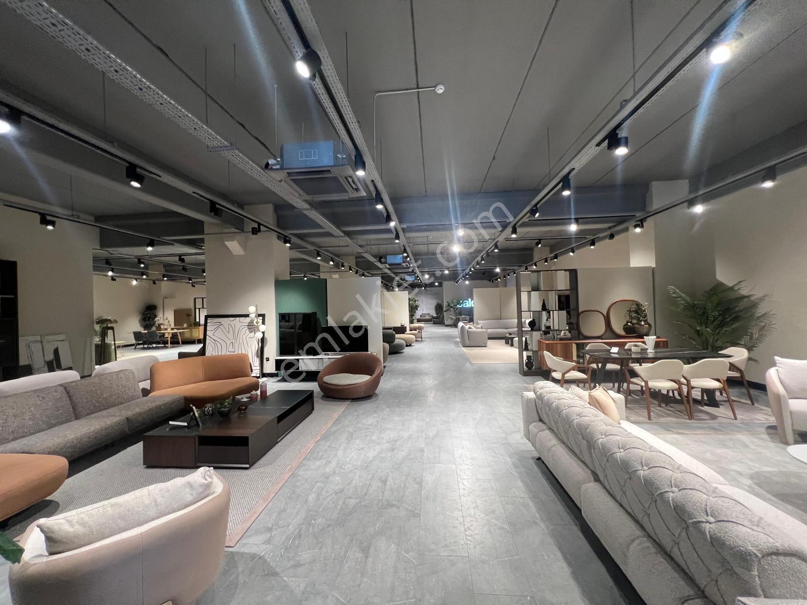 Roma' Dan Bursa Yoluna Cephe Kiralık Fabrika - Görsel 2
