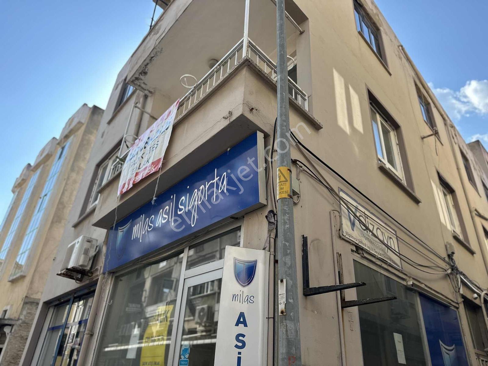 Hacıilyas'da Ev Veya Ofis Kullanımına Uygun Daire