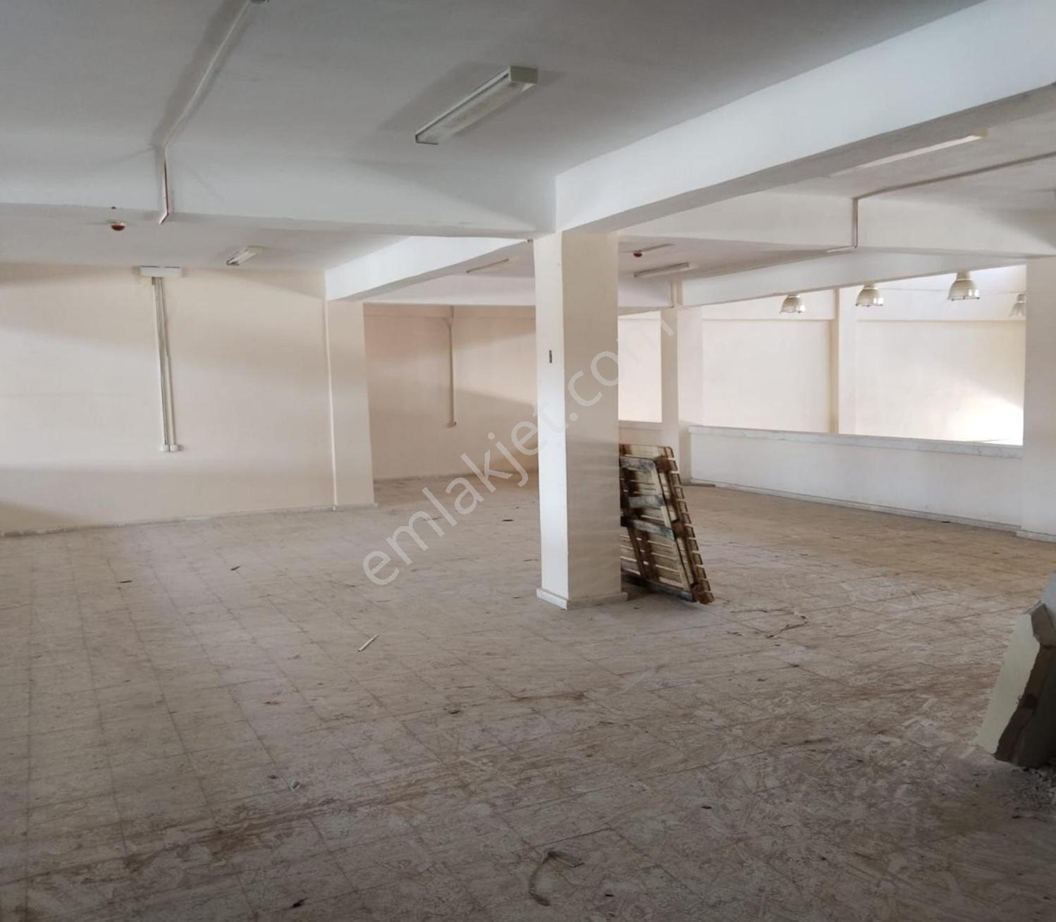 Kepez, Varsak Sanayi Sitesi'nde, Kiralık 1100m2 Depo/showroom - Görsel 6