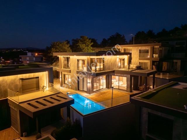 Kuşadası Soğucak'ta Full Deniz Manzaralı , Eşyalı Fırsat Villa - Görsel 2