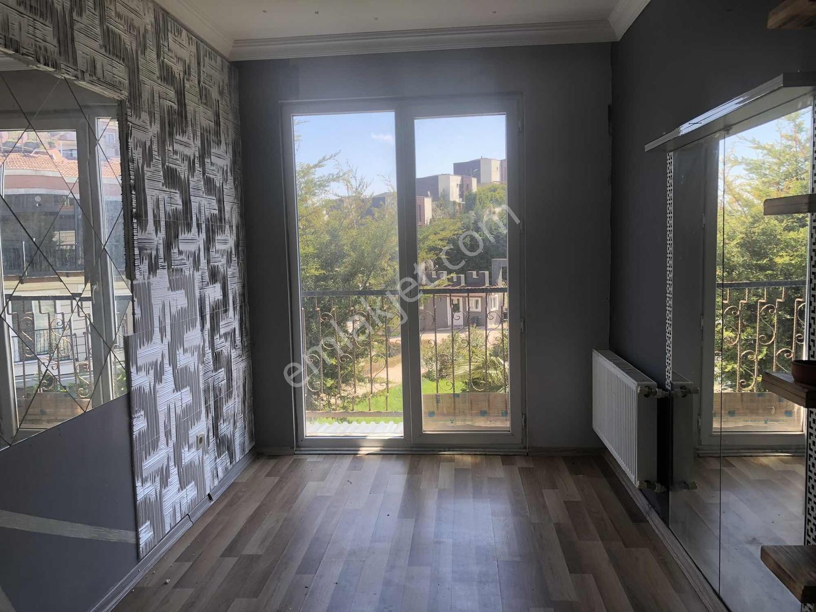 Remax Anka'dan Şile'de Havuzlu Sitede Satılık 2+1 Bahçe Dubleksi - Görsel 18