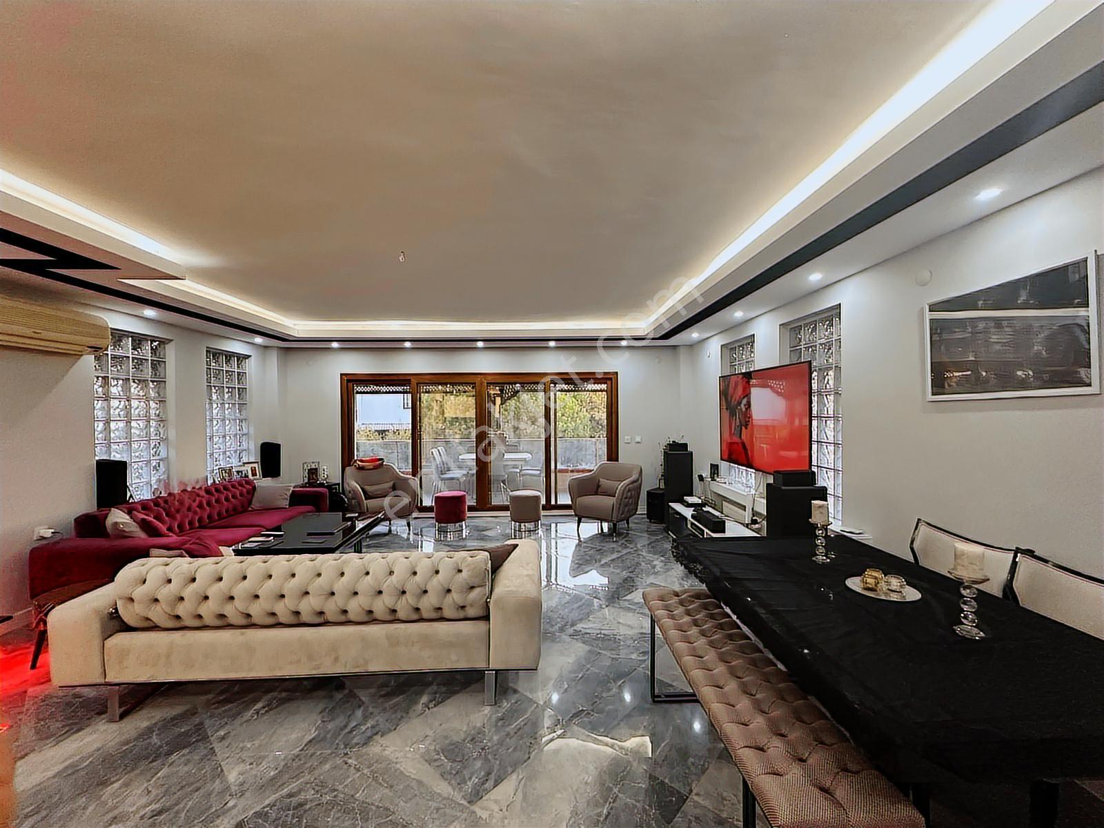 Kuşadası Kadınlar Denizinde 5 Oda 2 Salon Dev Villa - Görsel 23
