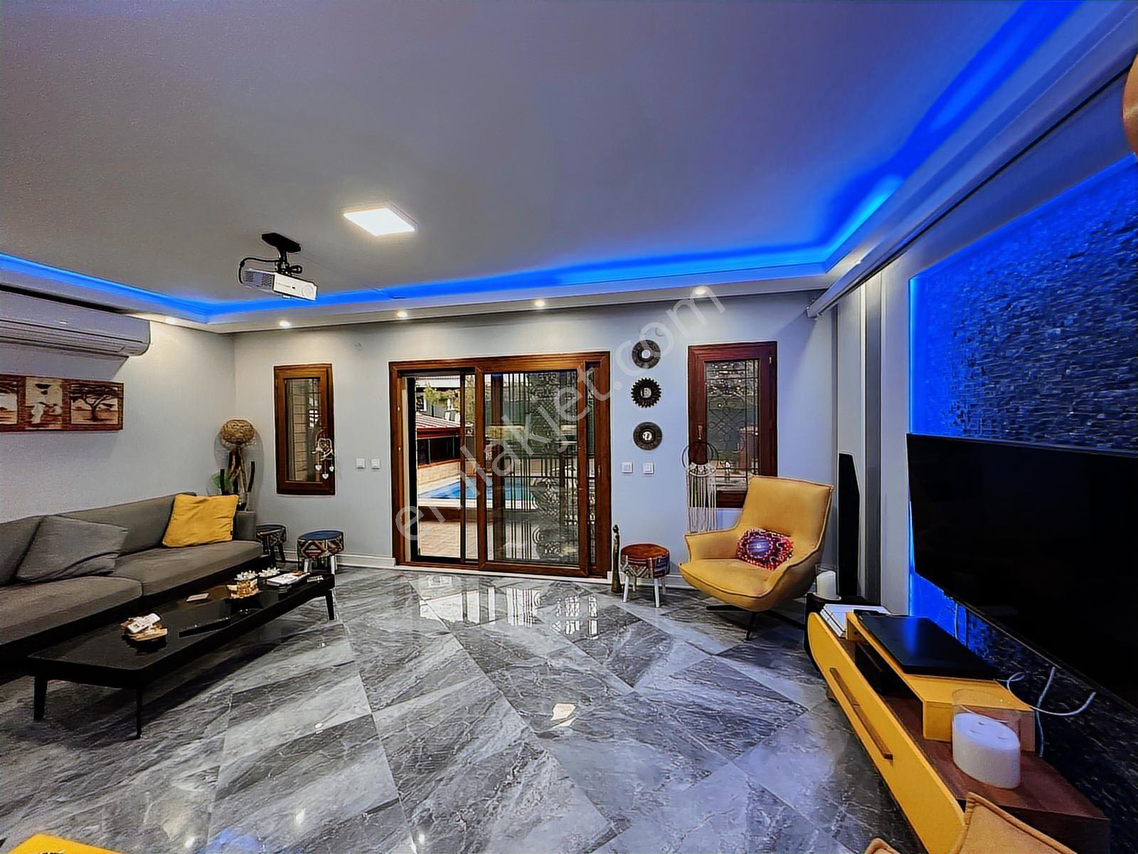 Kuşadası Kadınlar Denizinde 5 Oda 2 Salon Dev Villa - Görsel 19