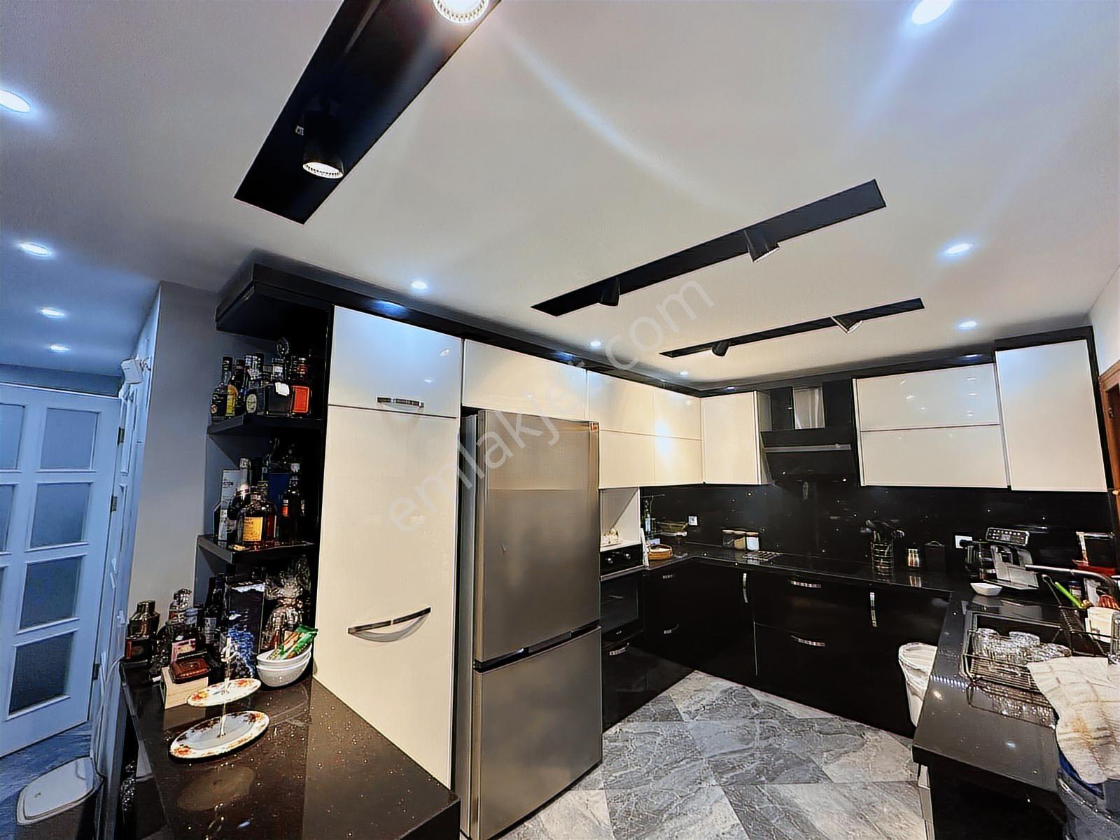 Kuşadası Kadınlar Denizinde 5 Oda 2 Salon Dev Villa - Görsel 22