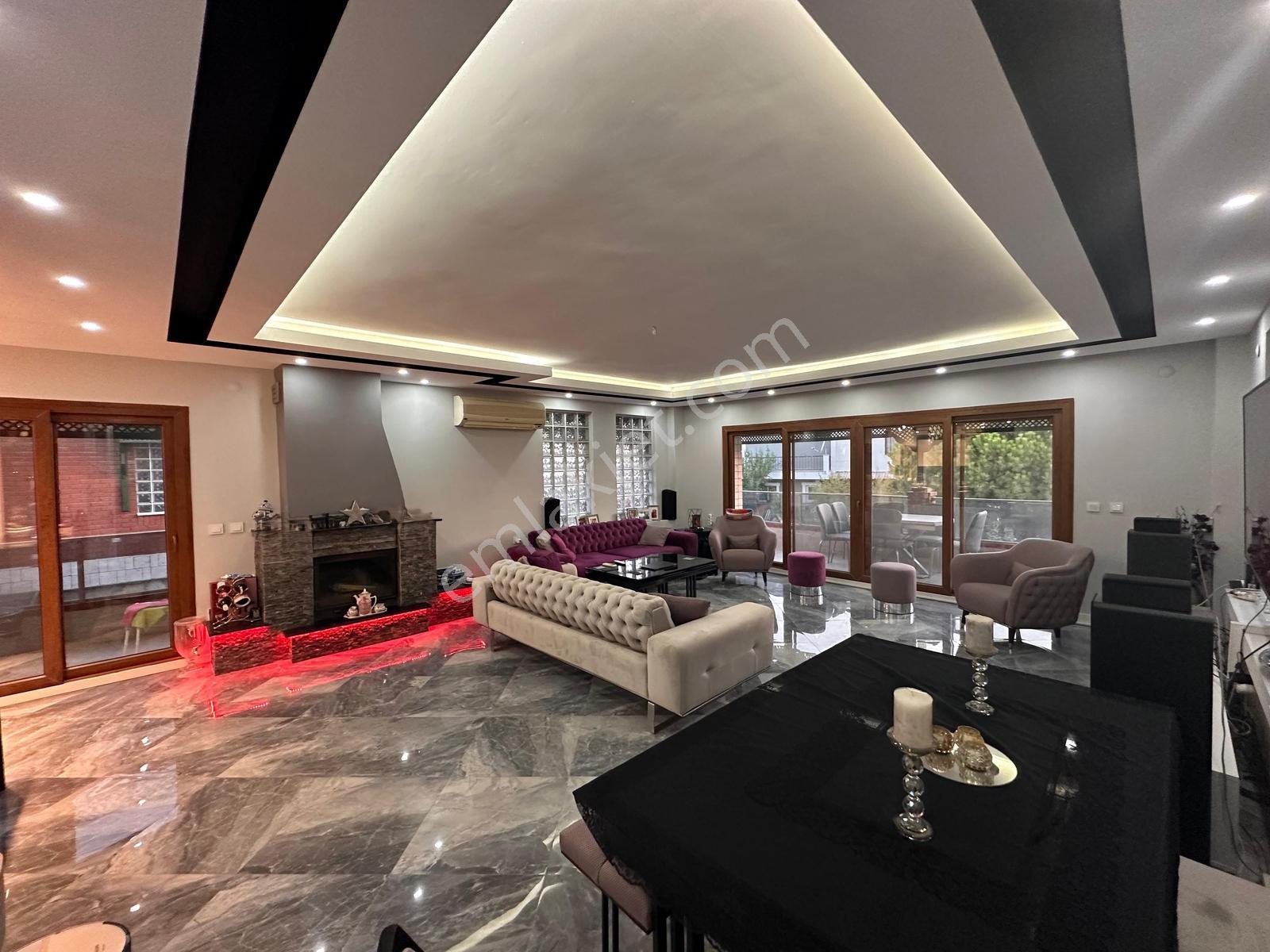 Kuşadası Kadınlar Denizinde 5 Oda 2 Salon Dev Villa - Görsel 33
