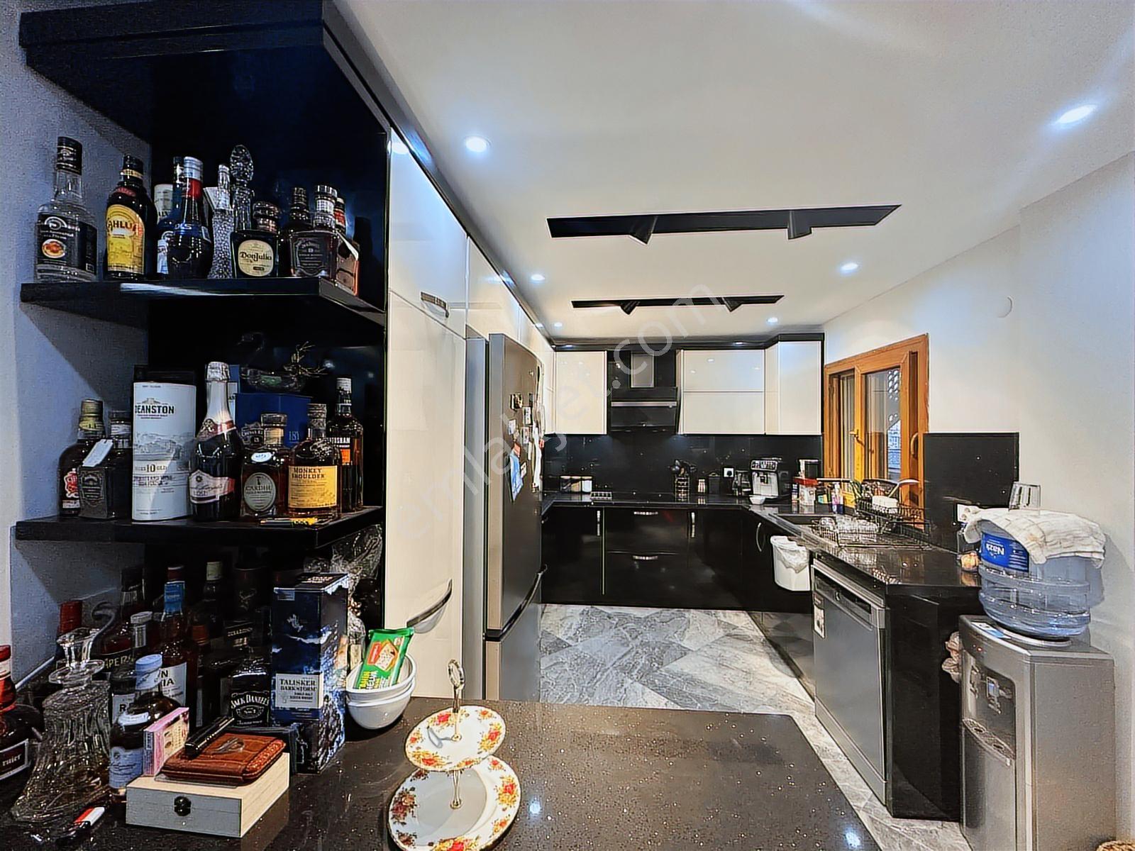 Kuşadası Kadınlar Denizinde 5 Oda 2 Salon Dev Villa - Görsel 15