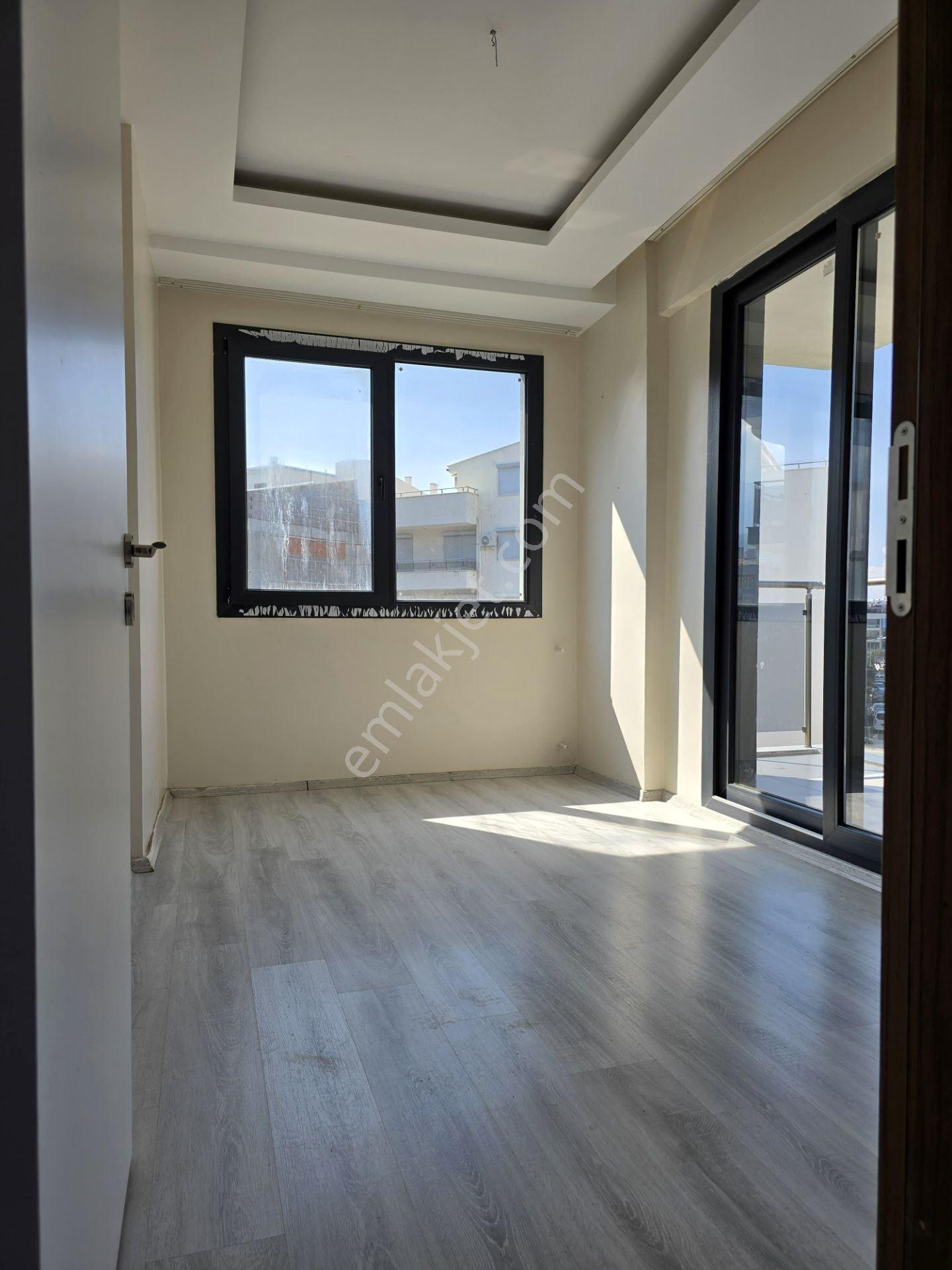 Kuşadası Davutlar Merkezde Satılık 1+1 Daire - Görsel 13