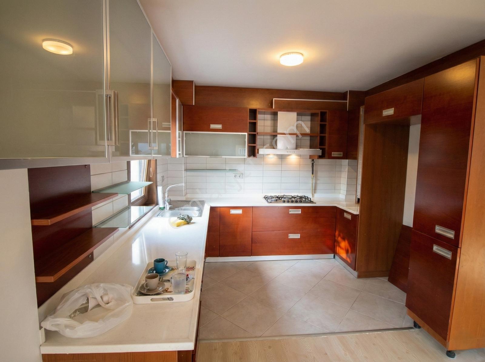 İzmit Mersincik Mahallesin'de 5+1 Müstakil Kiralık Villa - Görsel 33