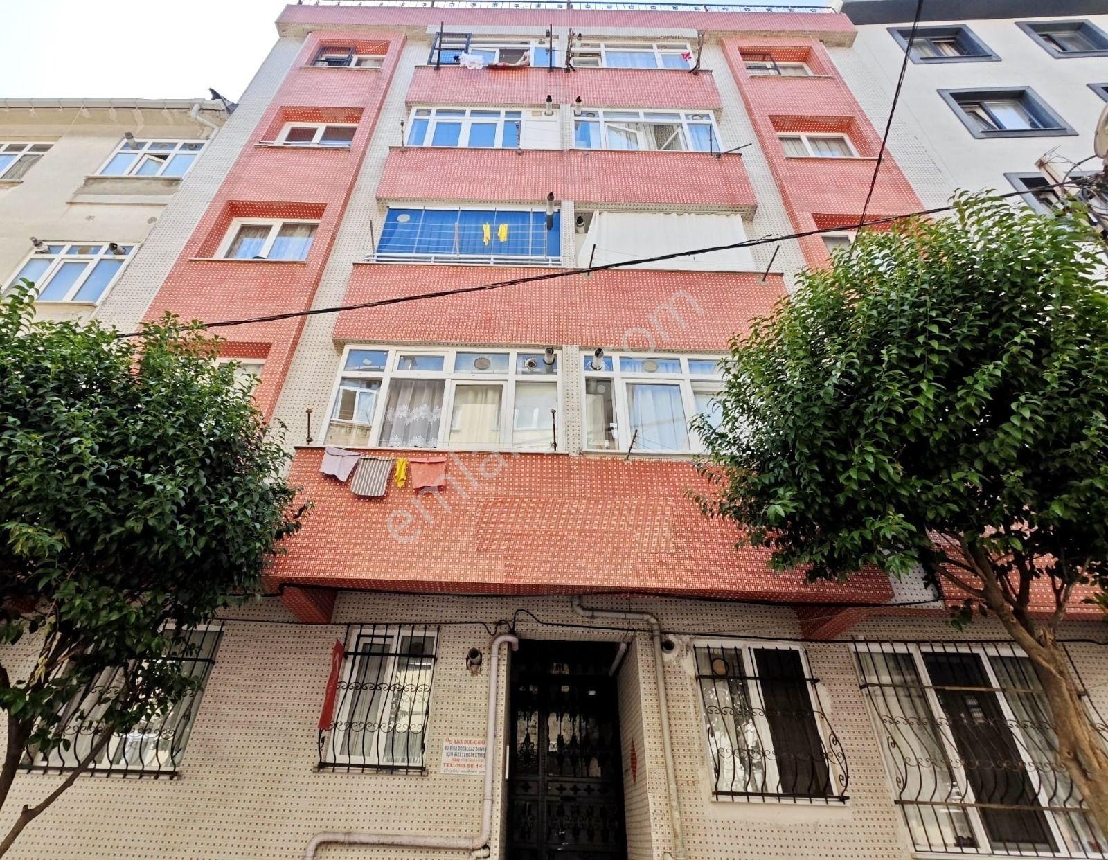 Yıldız Dan Çakmak Durağında Kat Mülkiyetli 2+1 Teras Kat Daire