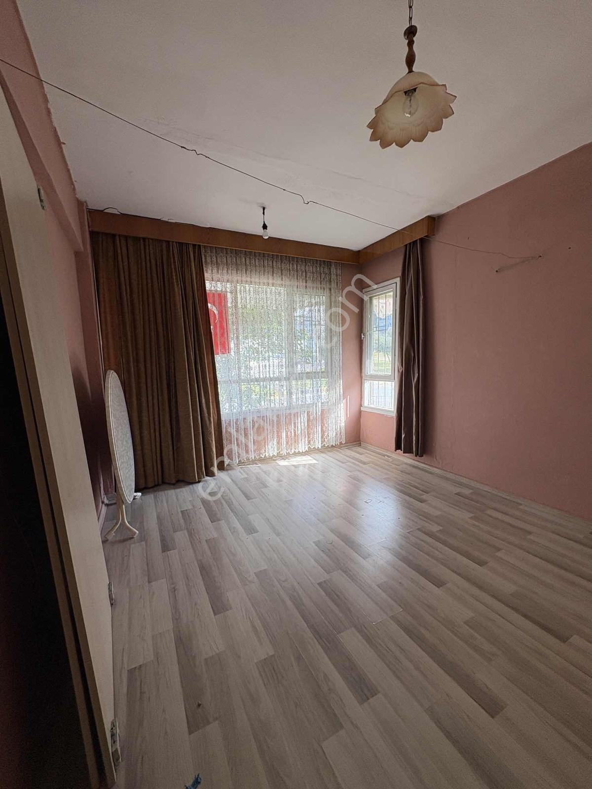 Çarşı İçerisinde 2+1 Boş Kiralık Daire - Görsel 9