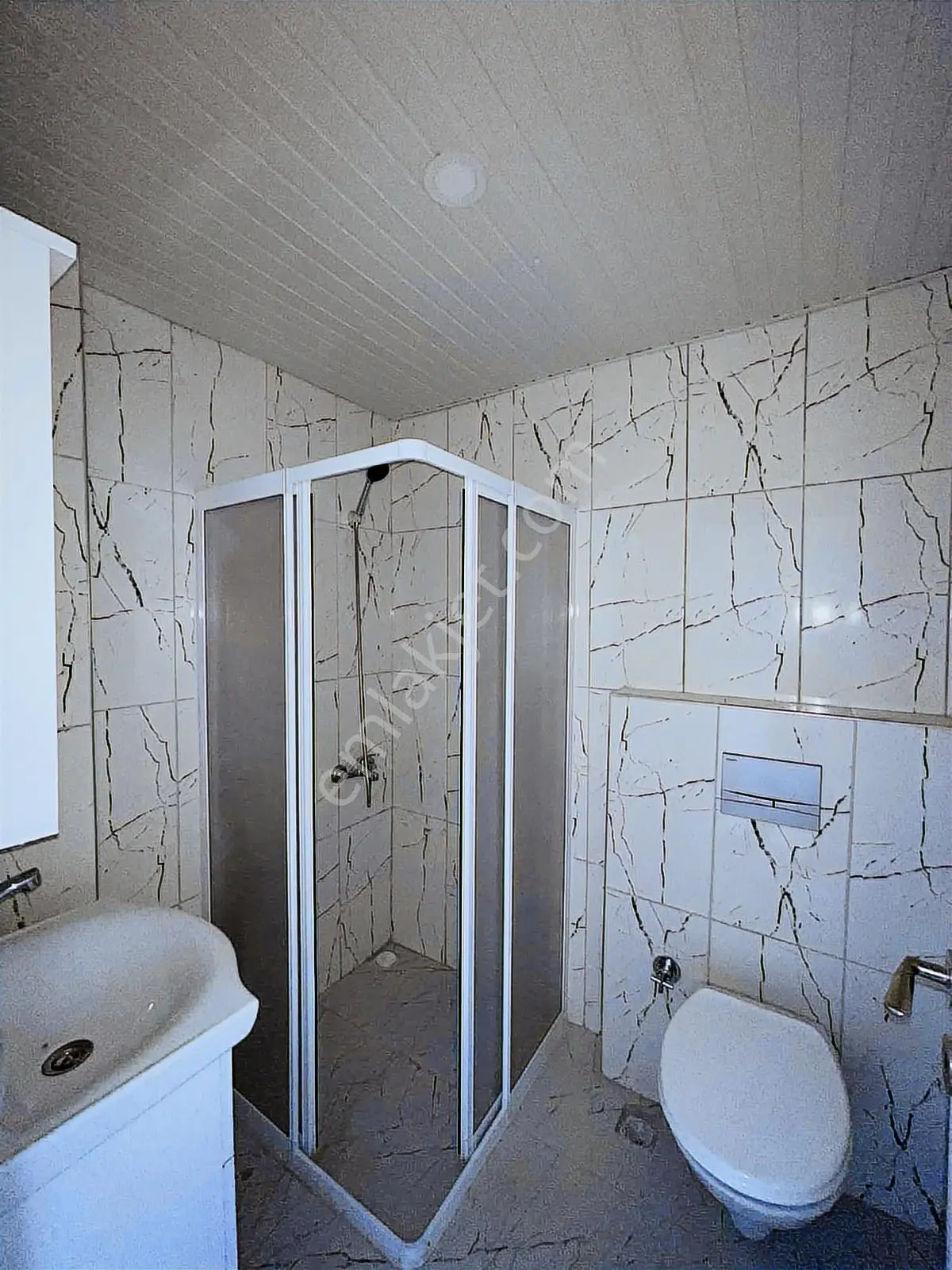 Kule Park'tan Carkıpare'de Azkatlı Yenı Yapı Uygun 1+1 - Görsel 3