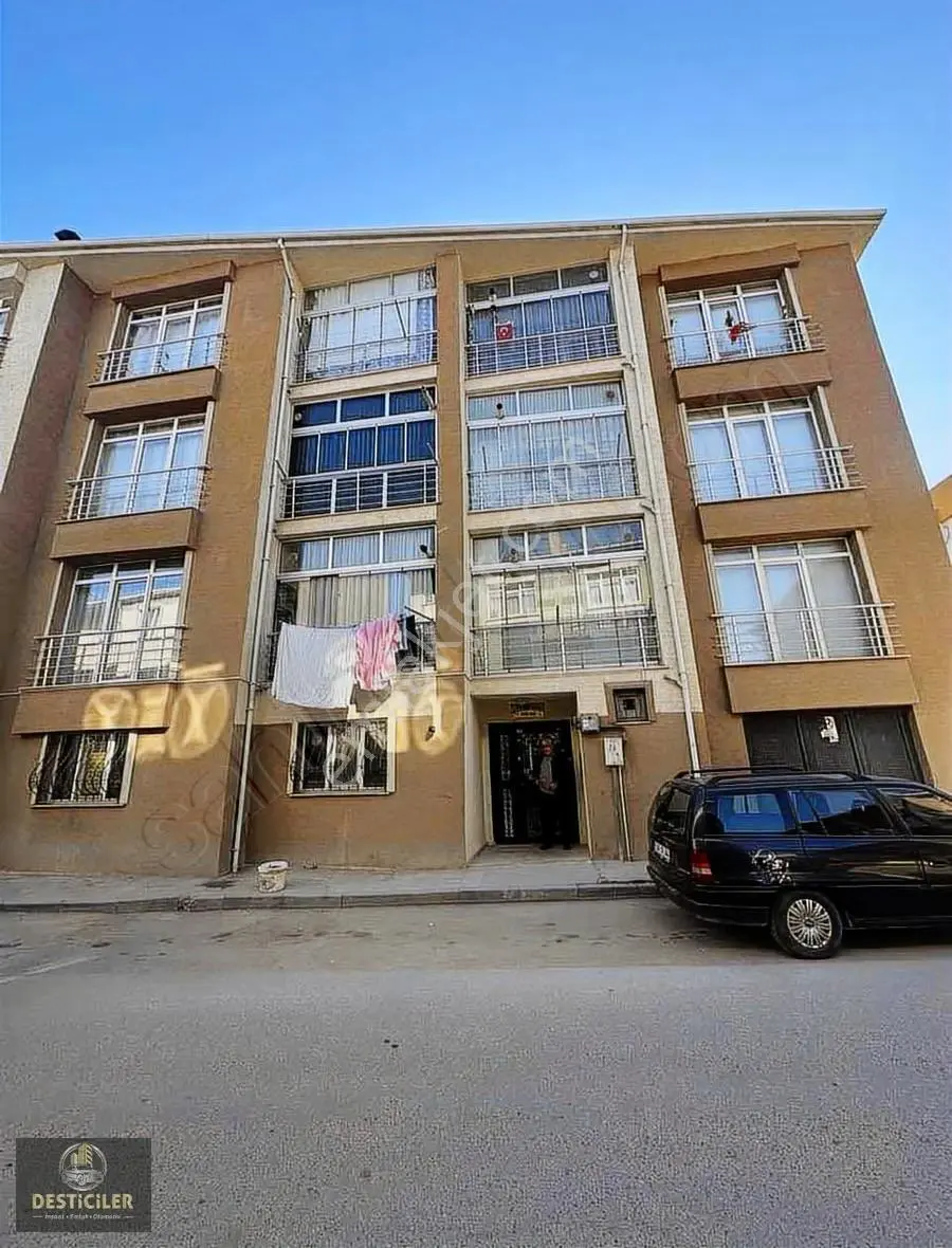 Ad-desticiler Emek Mahallesi 2+0 75 M2 Giriş Kat Fırsat Daire