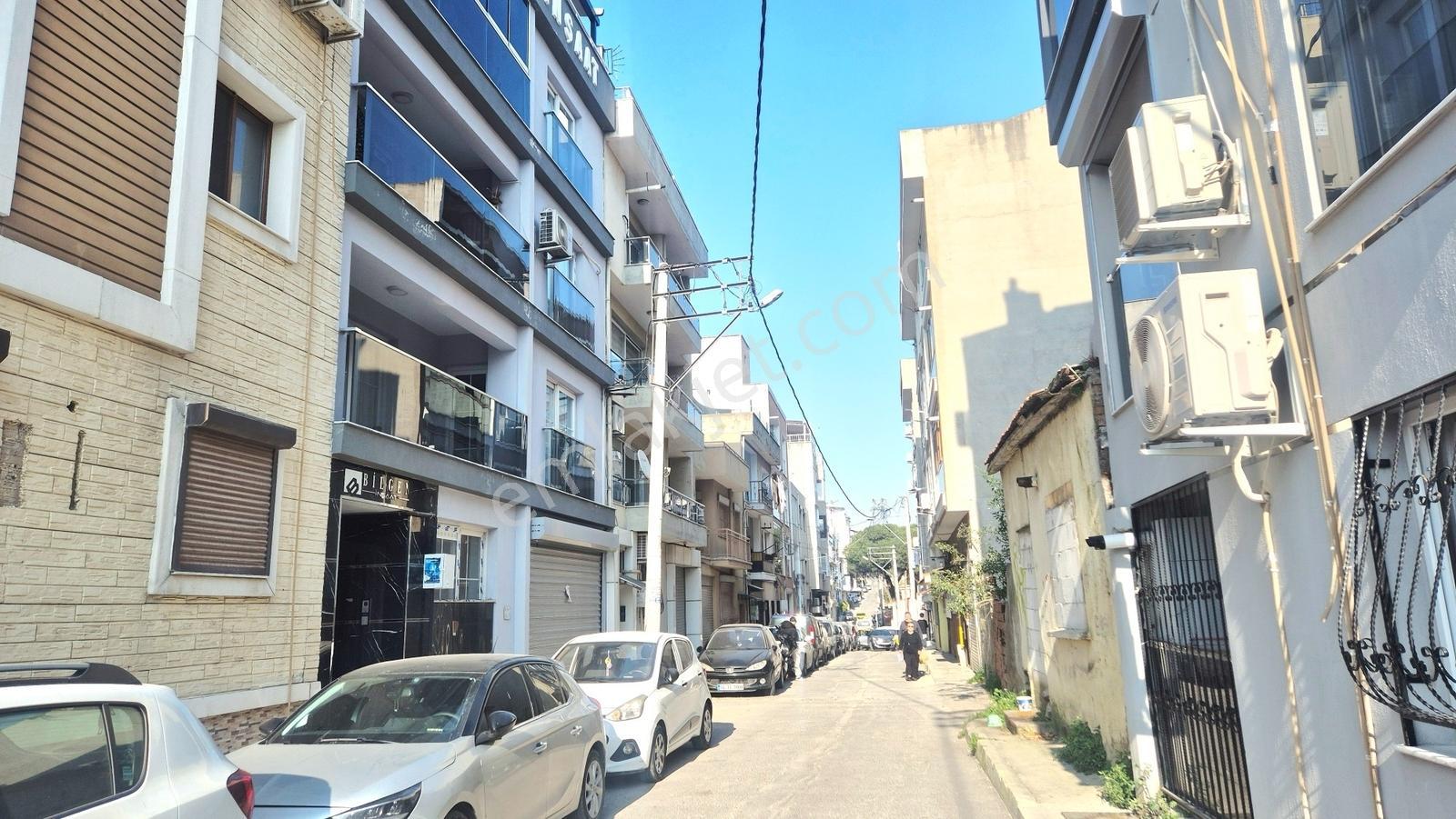 Bayraklı'da Merkezi Konumda Satılık Müstakil Ev - Görsel 3