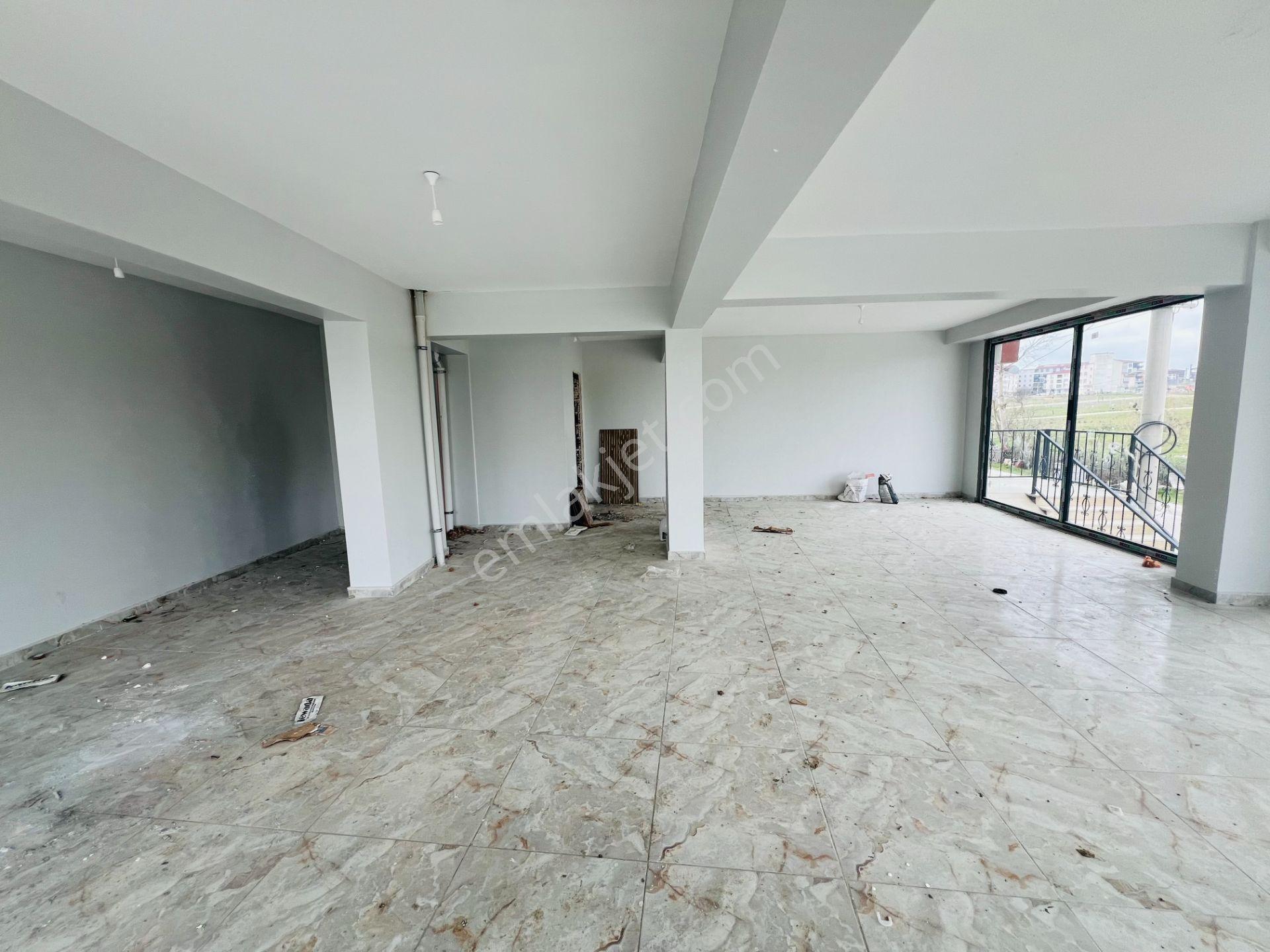 Güven'den Kapaklıda Köşe Başı ,geniş Cephe Kiralık Dükkan - Görsel 14