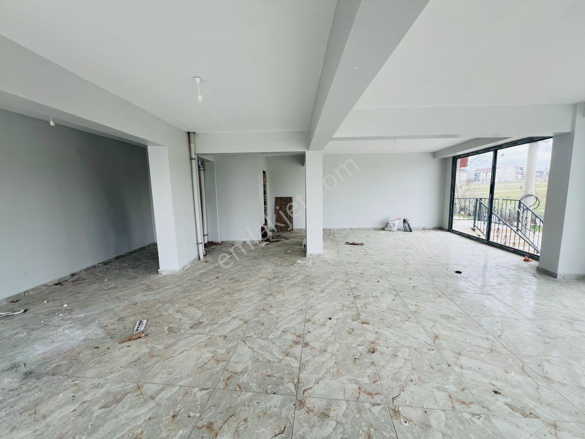 Güven'den Kapaklıda Köşe Başı ,geniş Cephe Kiralık Dükkan - Görsel 13
