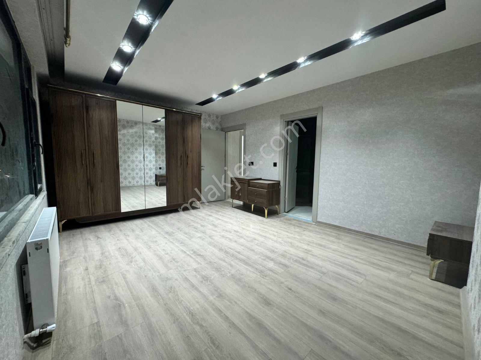 Rota'dan Mehmetçik'te Lüks Sitede Kiralık 5+1 Daire - Görsel 3
