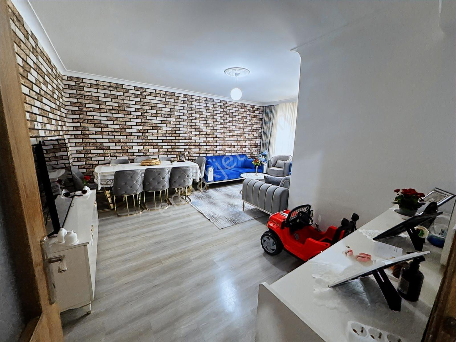 Yılmazer'den Selçuk Cad Dibi Geniş Kullanm İskanlı Masrafsız 3+1 - Görsel 18
