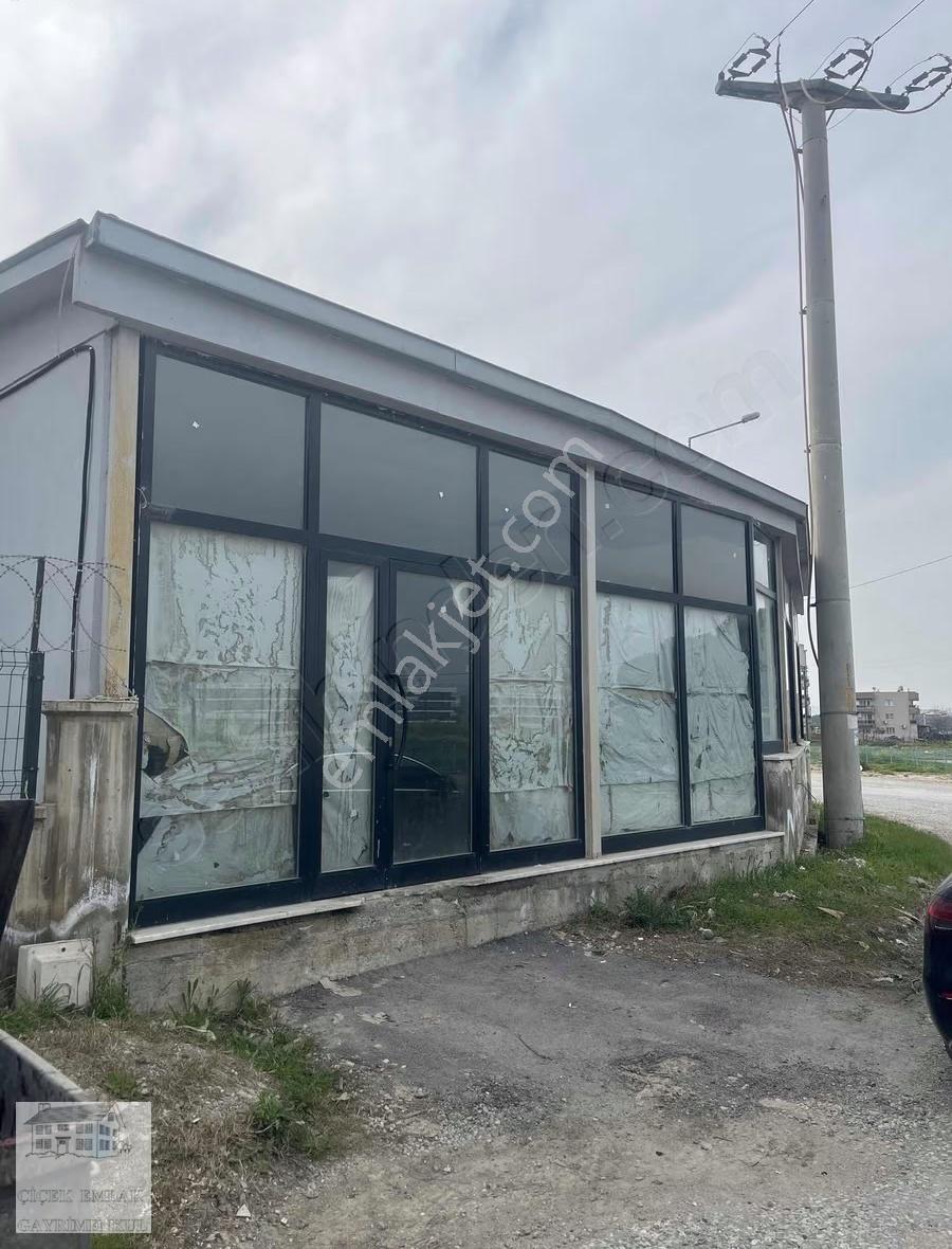 Villalar Bölgesinde Kiralık Dükkan