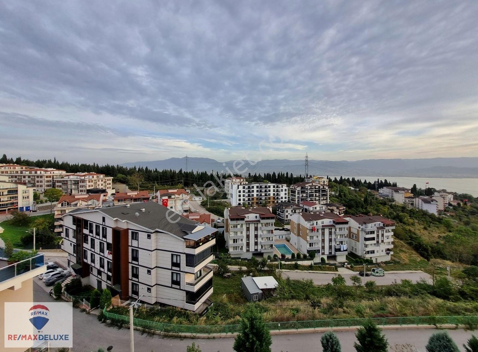 Bağçeşme Hanzade'de Kiralık Deniz Manzaralı Asansörlü Dubleks - Görsel 3
