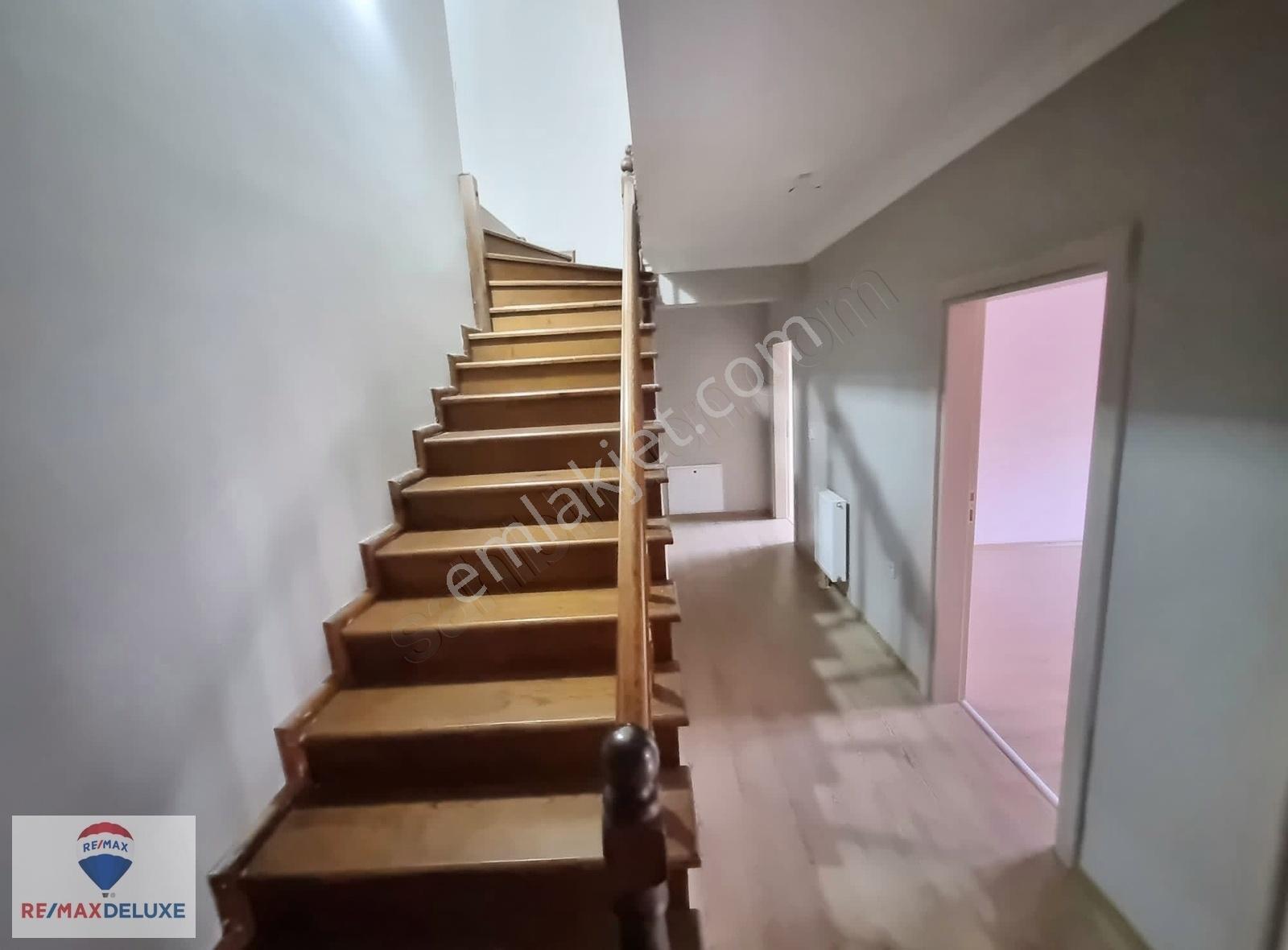 Bağçeşme Hanzade'de Kiralık Deniz Manzaralı Asansörlü Dubleks - Görsel 25