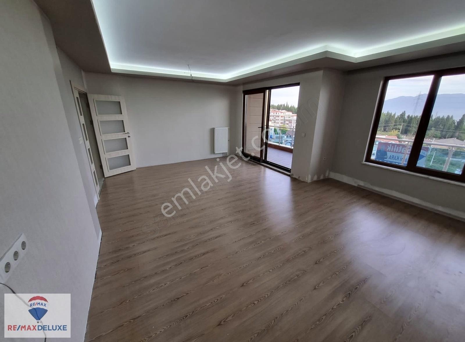 Bağçeşme Hanzade'de Kiralık Deniz Manzaralı Asansörlü Dubleks - Görsel 22
