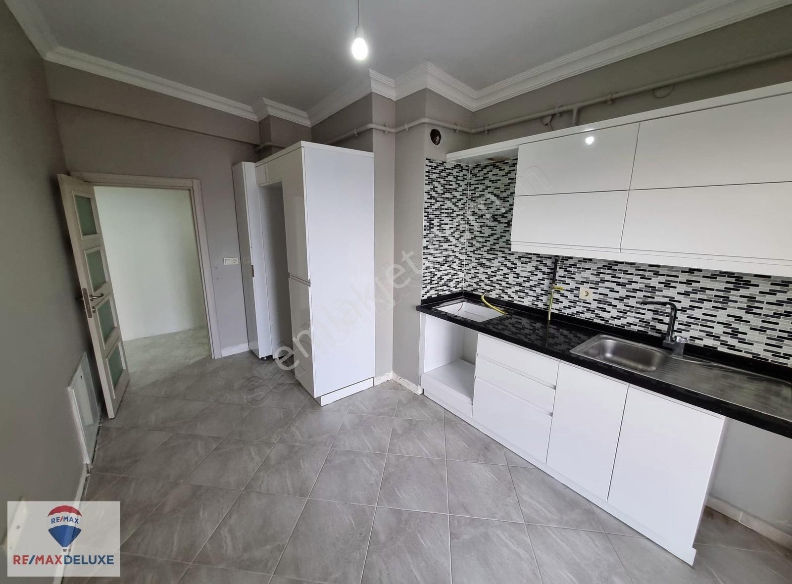 Bağçeşme Hanzade'de Kiralık Deniz Manzaralı Asansörlü Dubleks - Görsel 17