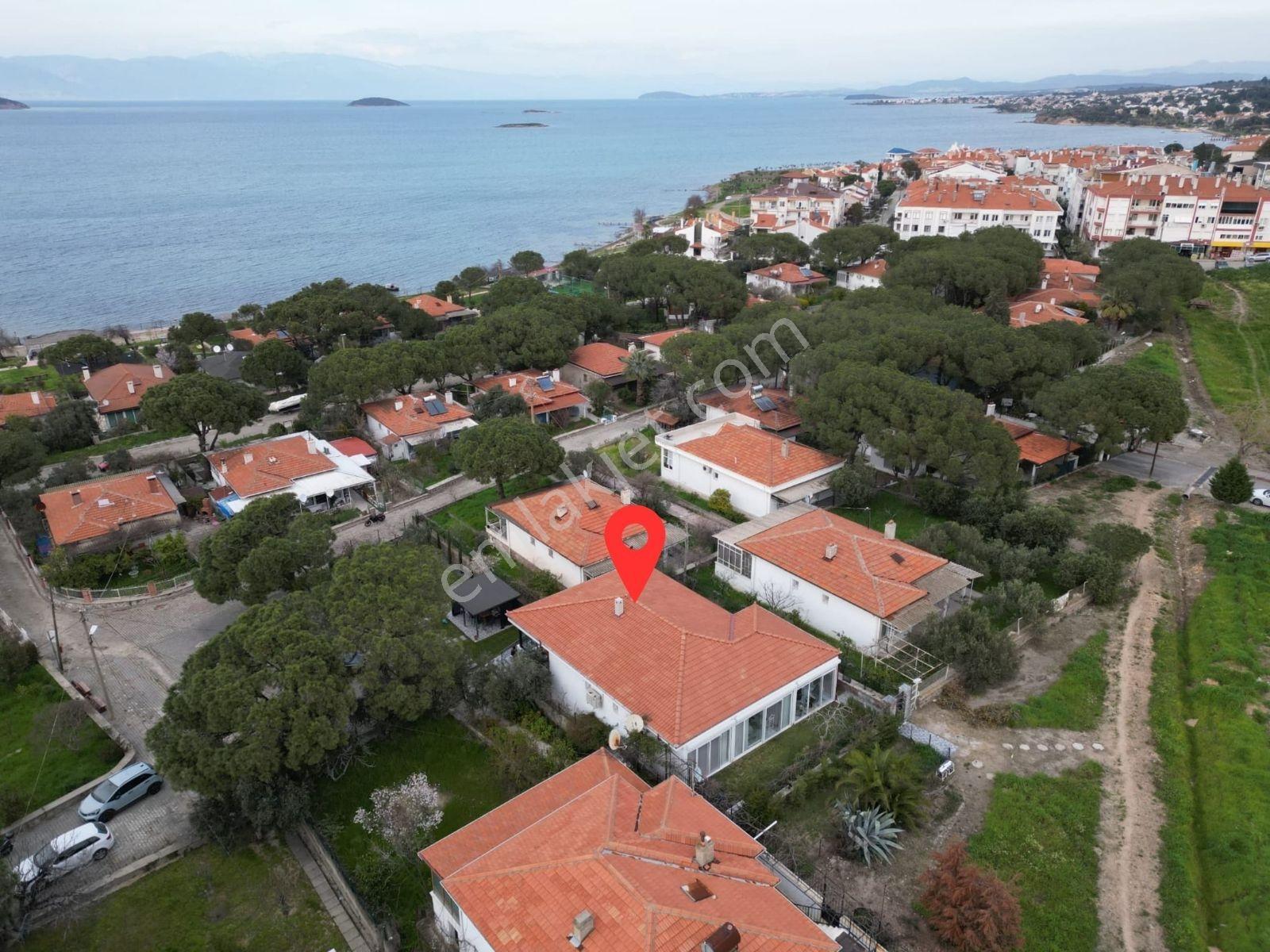 Ayvalık'ta Denize Sıfır Sitede Satılık Eşyalı Lüks Villa. - Görsel 20