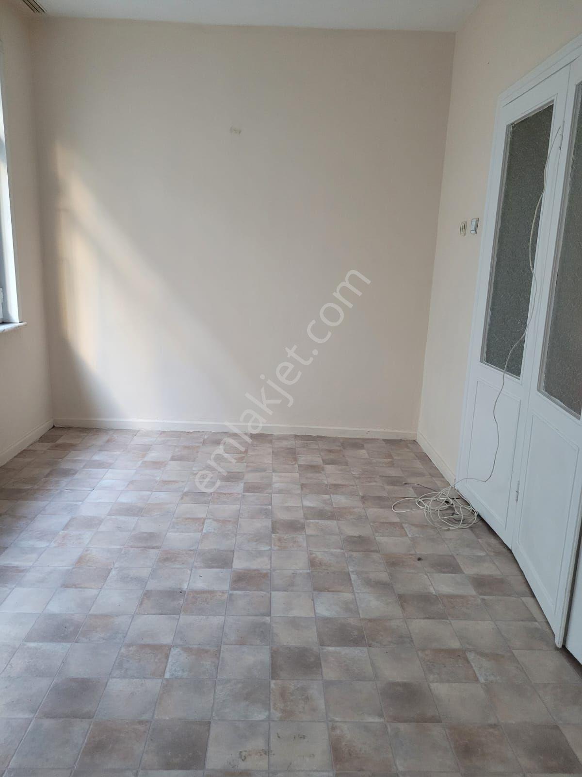 Bayrampaşa Vatan Mah. Küçük Kullanışlı Daire - Görsel 5