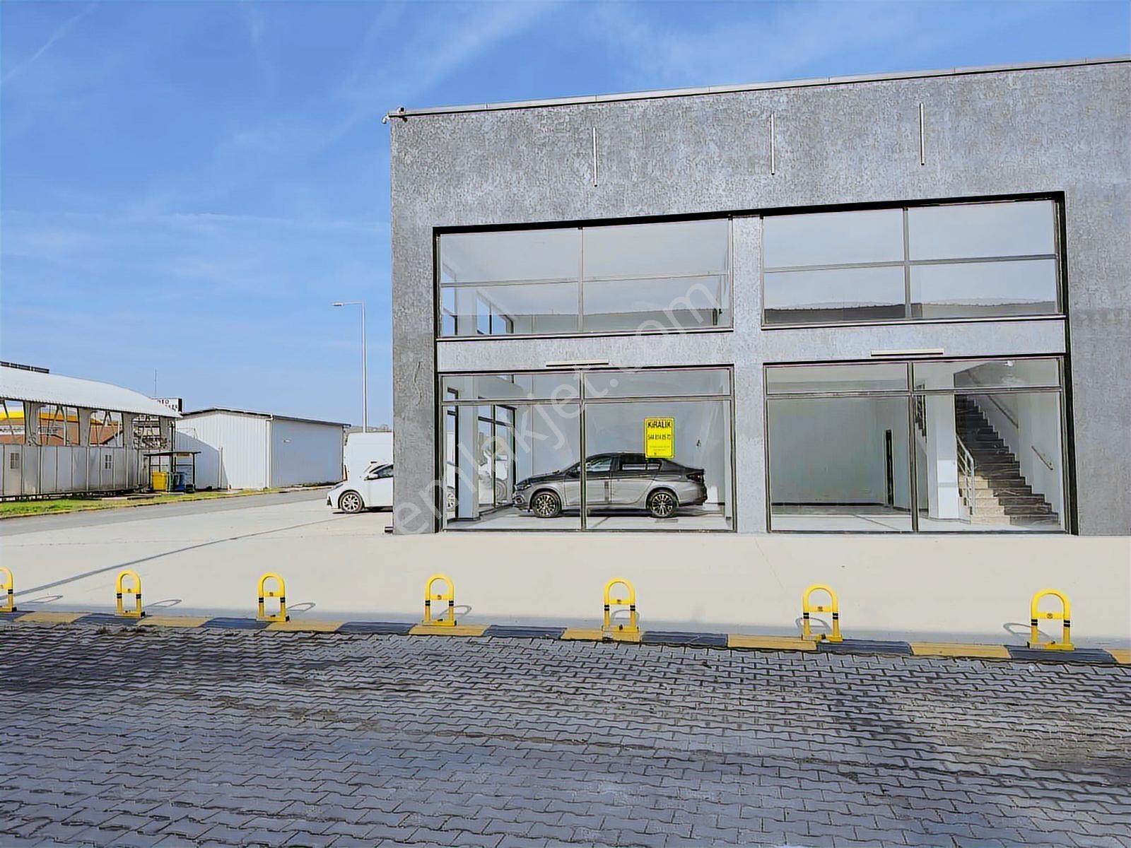 Merkez Galericiler Sitesi Satılık 2 Cepheli İlk Blok Da Dükkan - Görsel 3