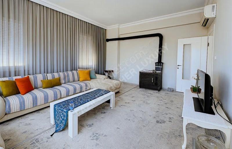 Döşemealtı Çığlık'ta 752m² Arsa İçinde 4+1 Tripleks Ev - Görsel 3